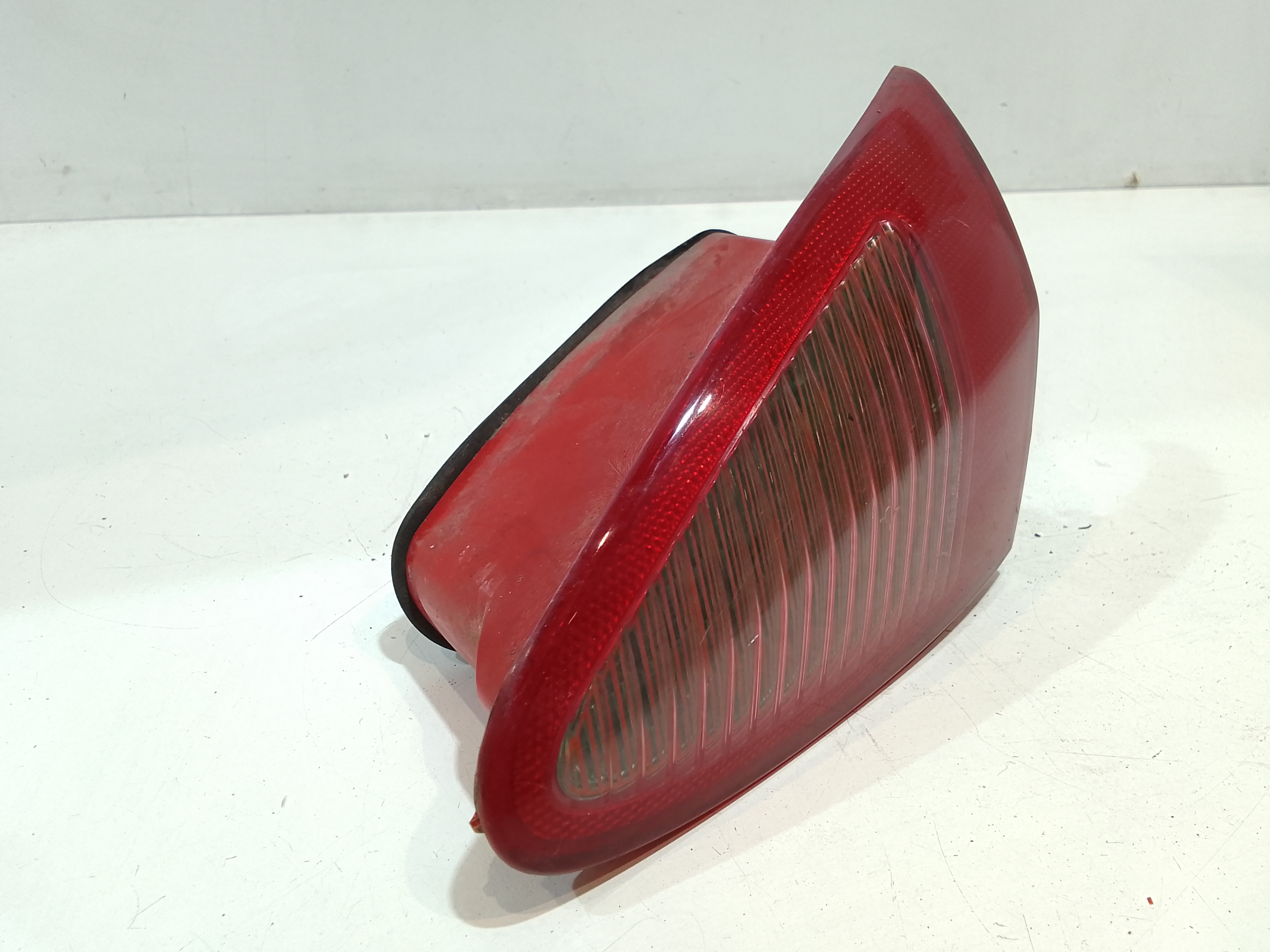 Stop Posteriore Destro Integrato nel Portello per Alfa Romeo 147 Serie (937) (00>05<) (2000 - 2005)