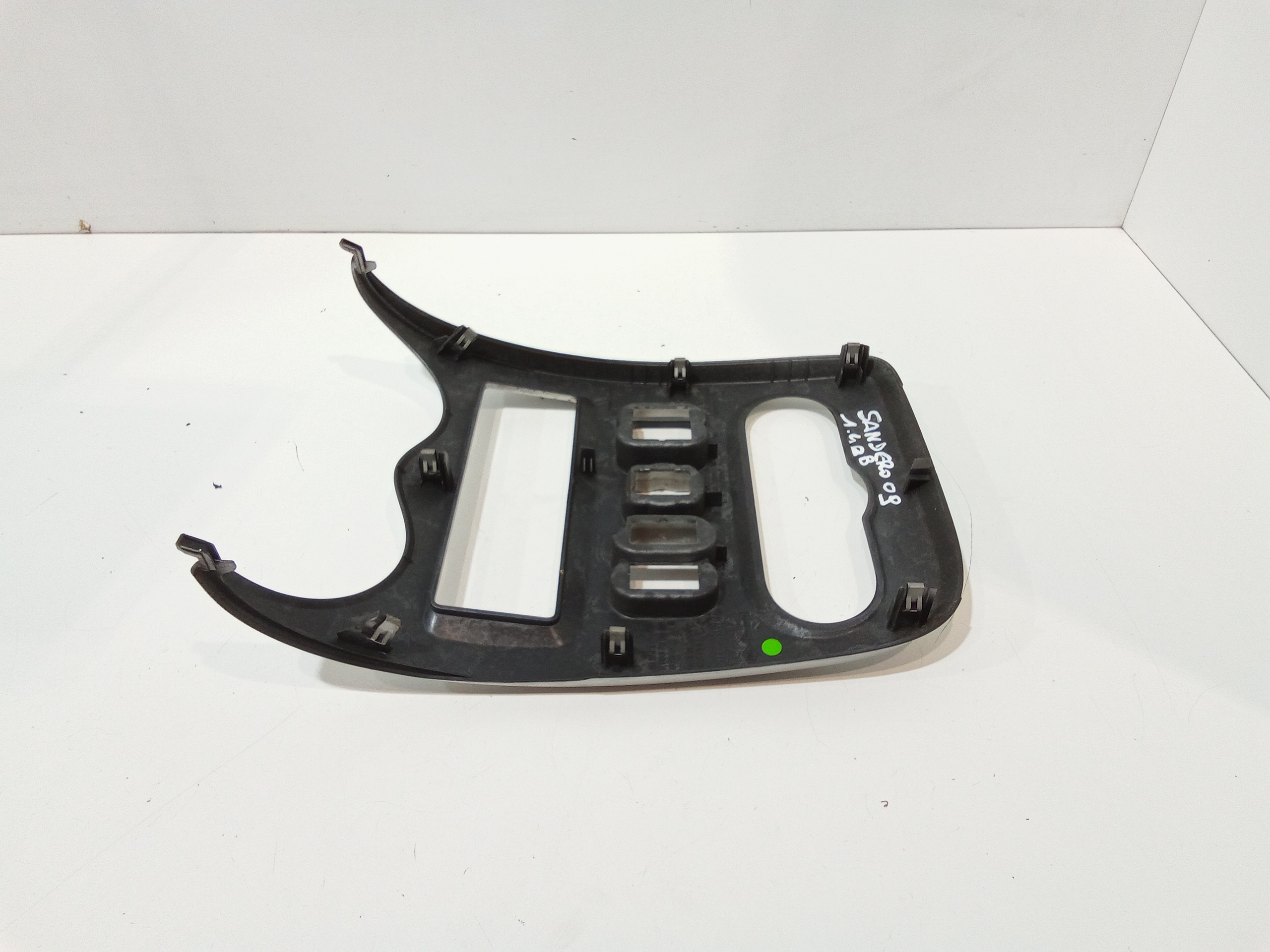 Modanatura Centrale Cruscotto per Dacia Sandero 1 Serie (2008 - 2012)