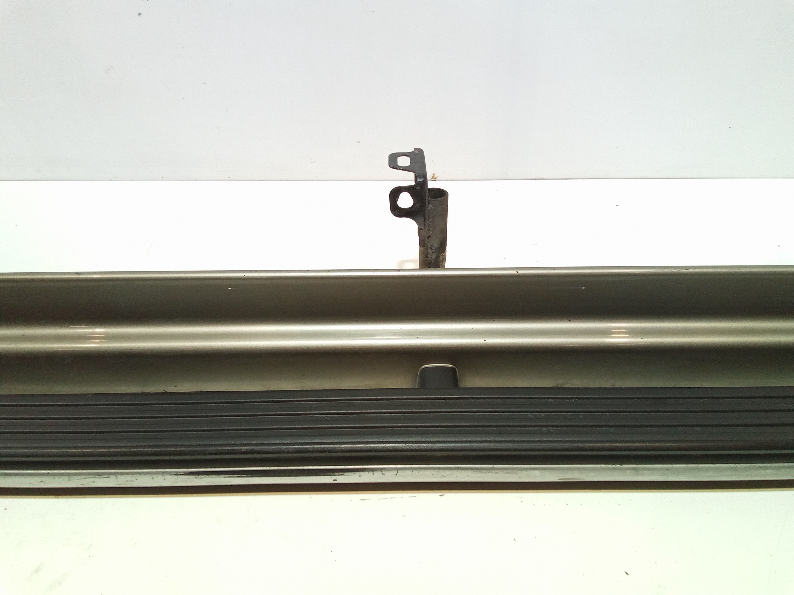 Pedana Laterale Sinistra per Mitsubishi Pajero 6 Serie (2006 - In produzione)