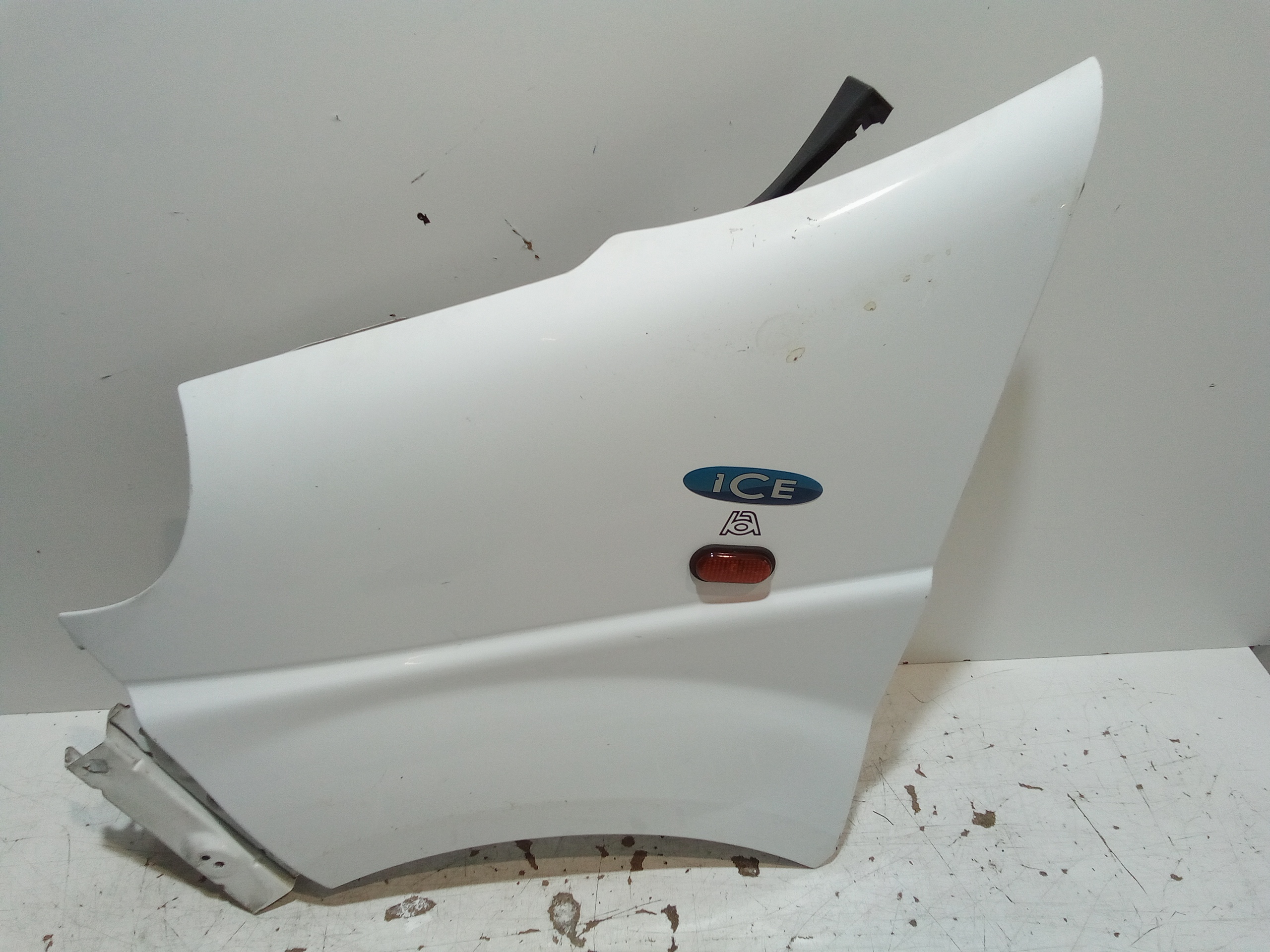 Parafango Anteriore Sinistro per Renault Trafic Combi (2001 - 2007)