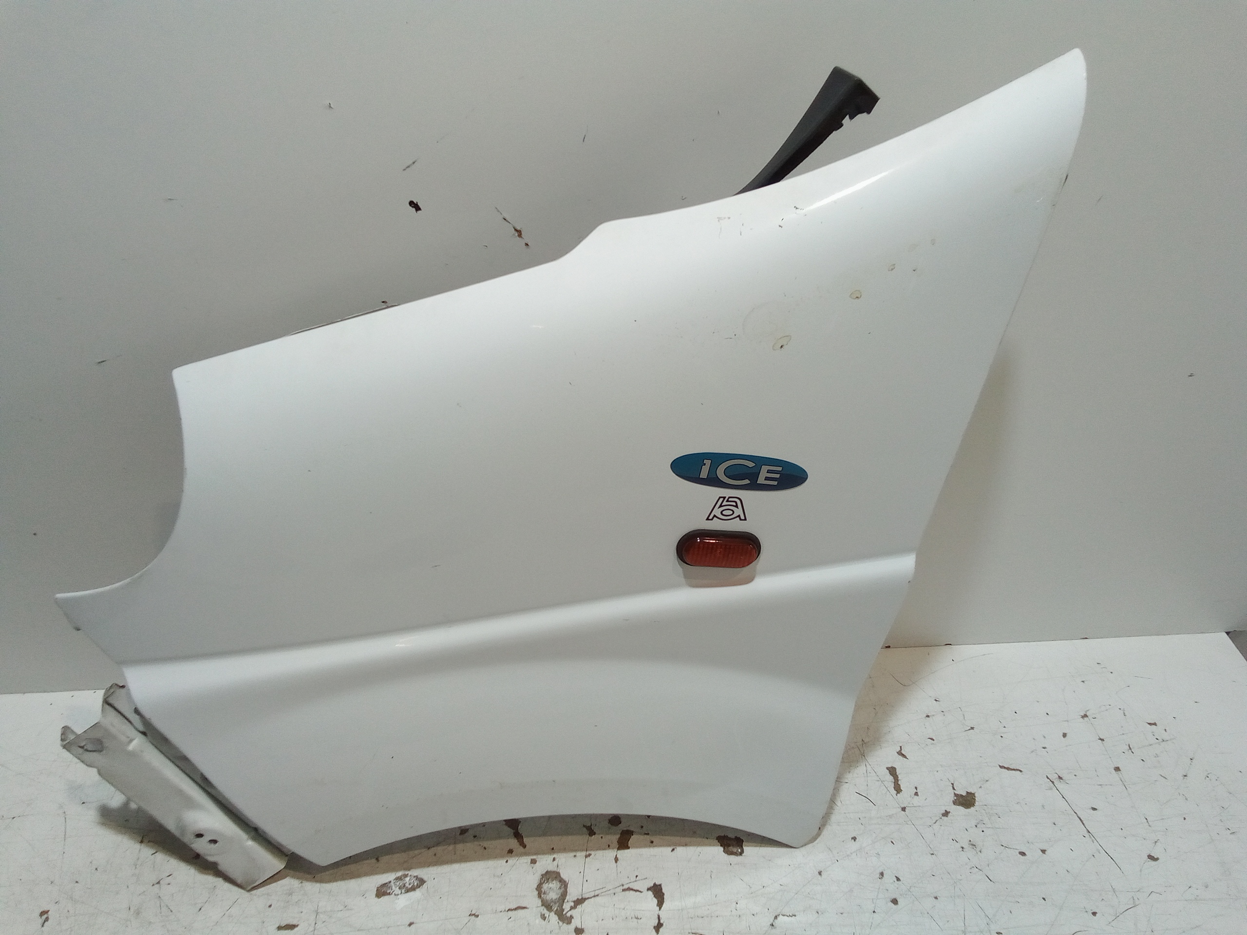 Parafango Anteriore Sinistro per Renault Trafic Combi (2001 - 2007)