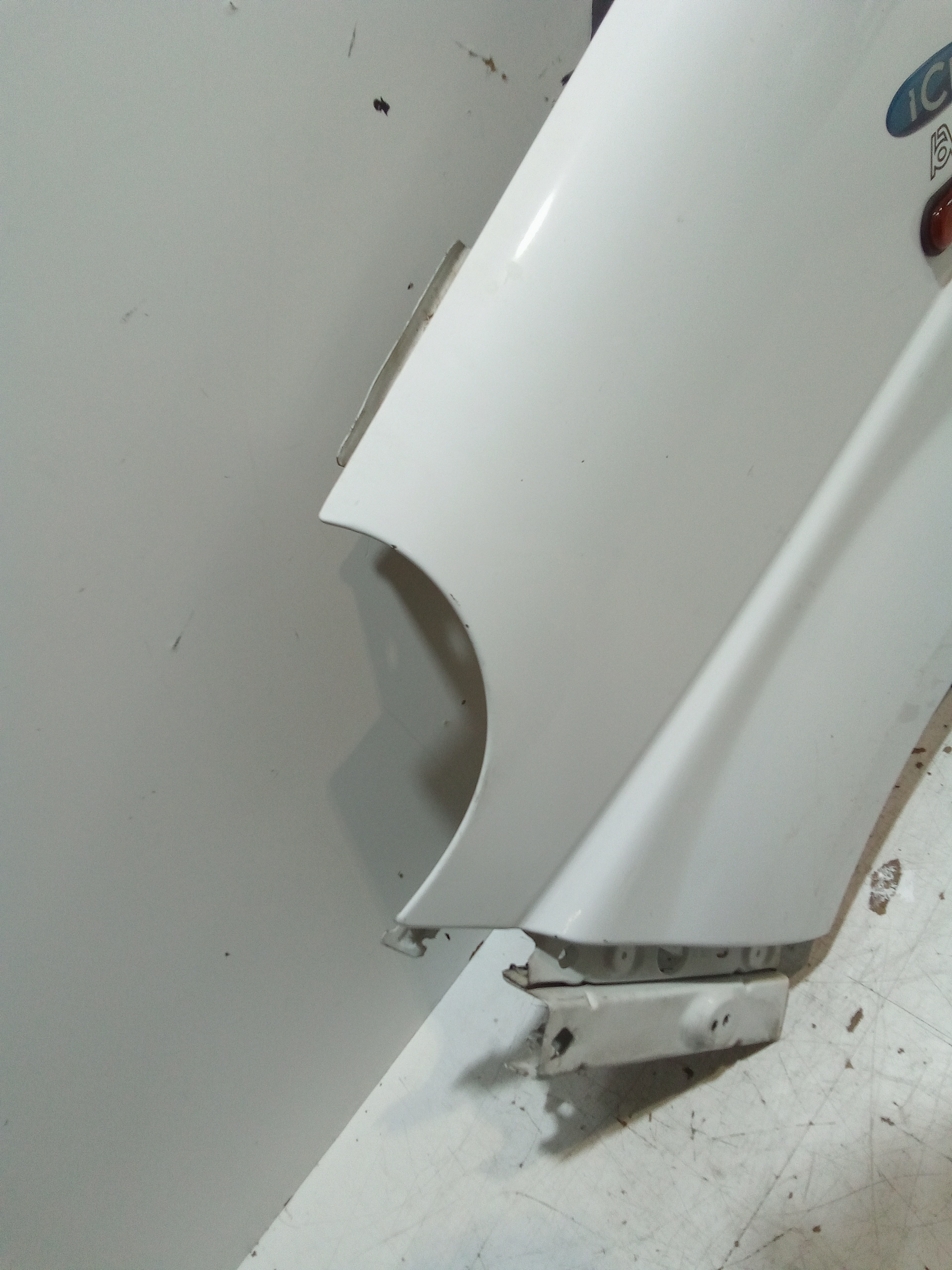 Parafango Anteriore Sinistro per Renault Trafic Combi (2001 - 2007)