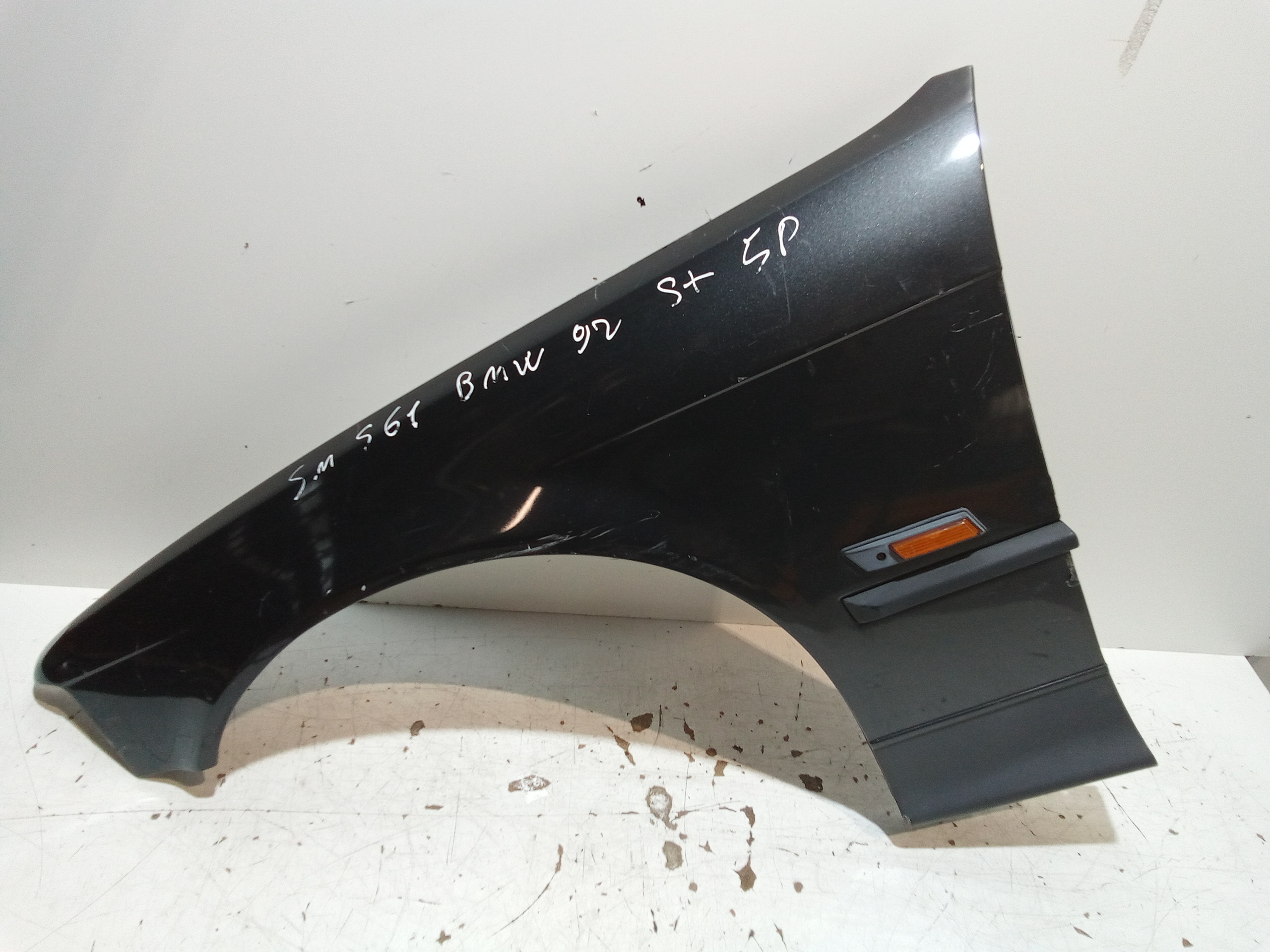 Parafango Anteriore Sinistro per Bmw Serie 7 E32 (1986 - 1994)