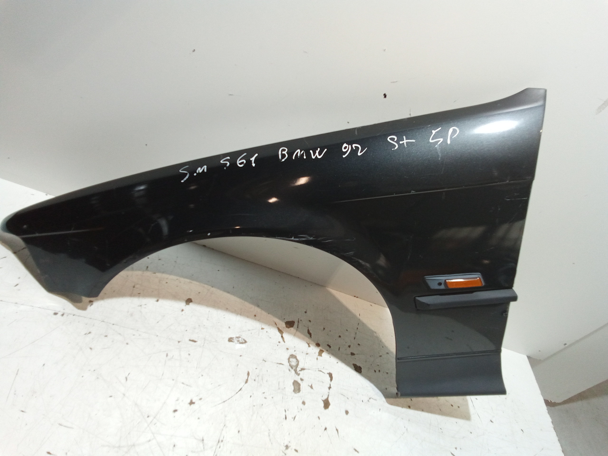 Parafango Anteriore Sinistro per Bmw Serie 7 E32 (1986 - 1994)