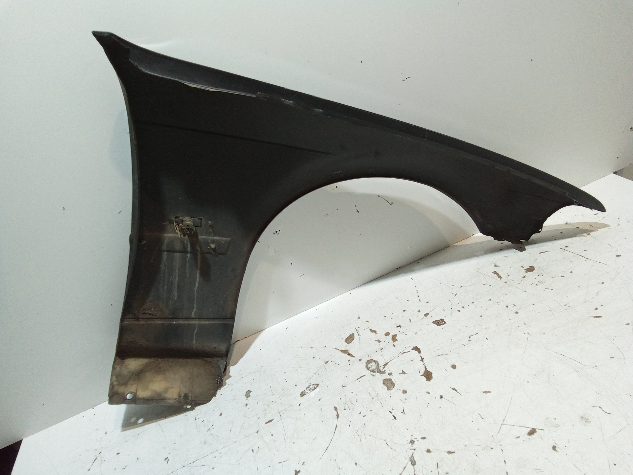 Parafango Anteriore Sinistro per Bmw Serie 7 E32 (1986 - 1994)