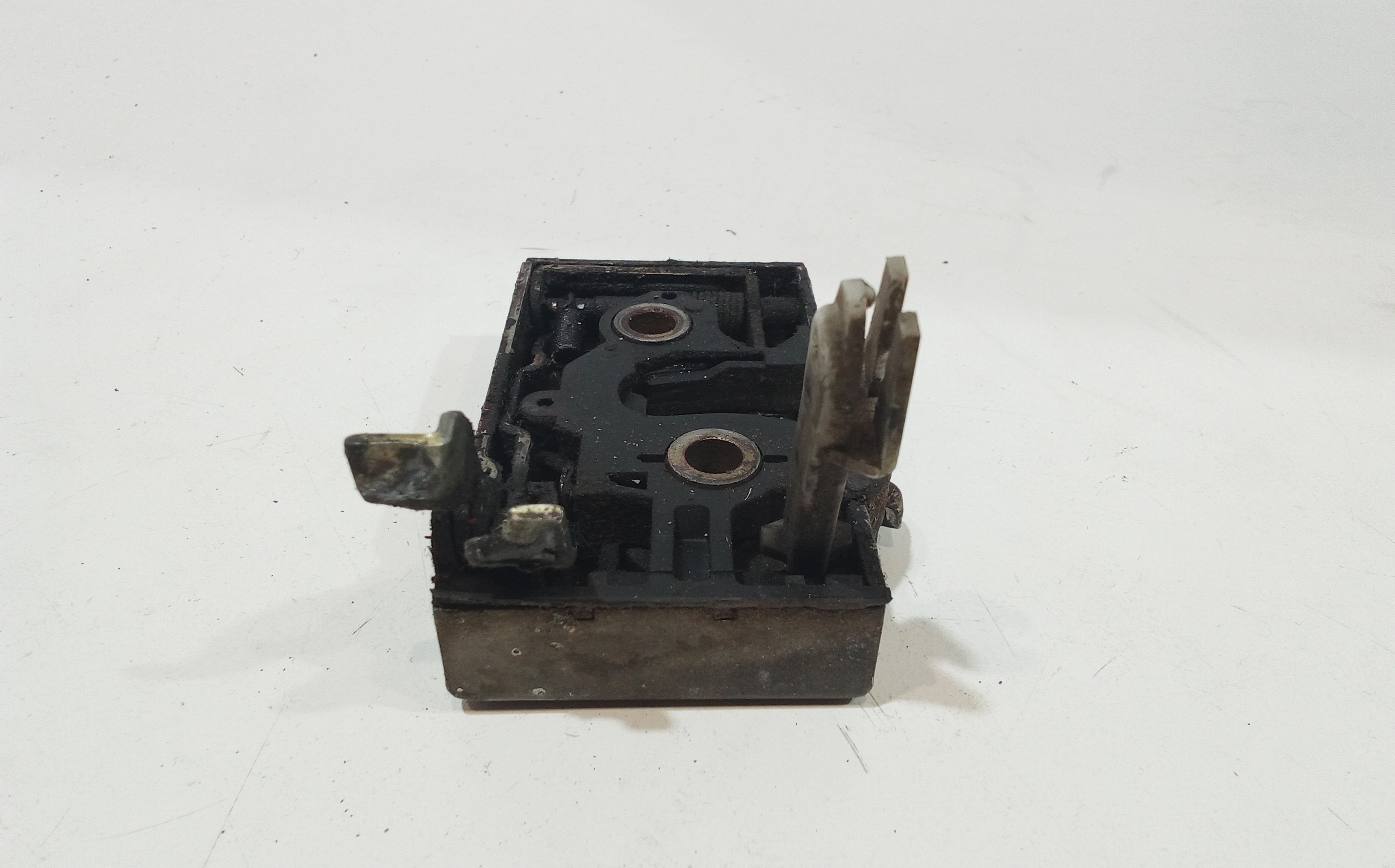 Serratura Anteriore Sinistra per Volkswagen Polo 2 Serie (1981 - 1994)