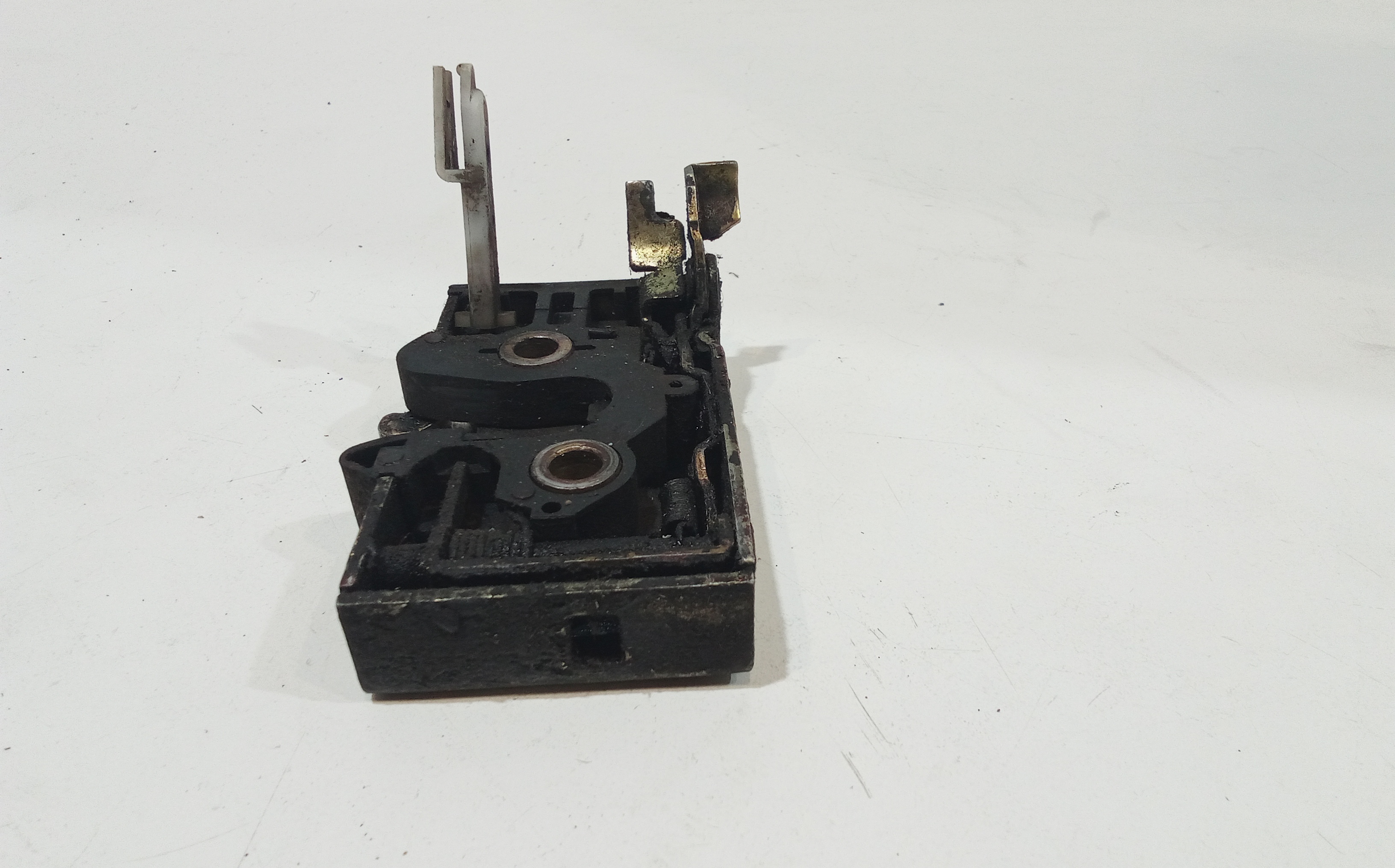 Serratura Anteriore Sinistra per Volkswagen Polo 2 Serie (1981 - 1994)