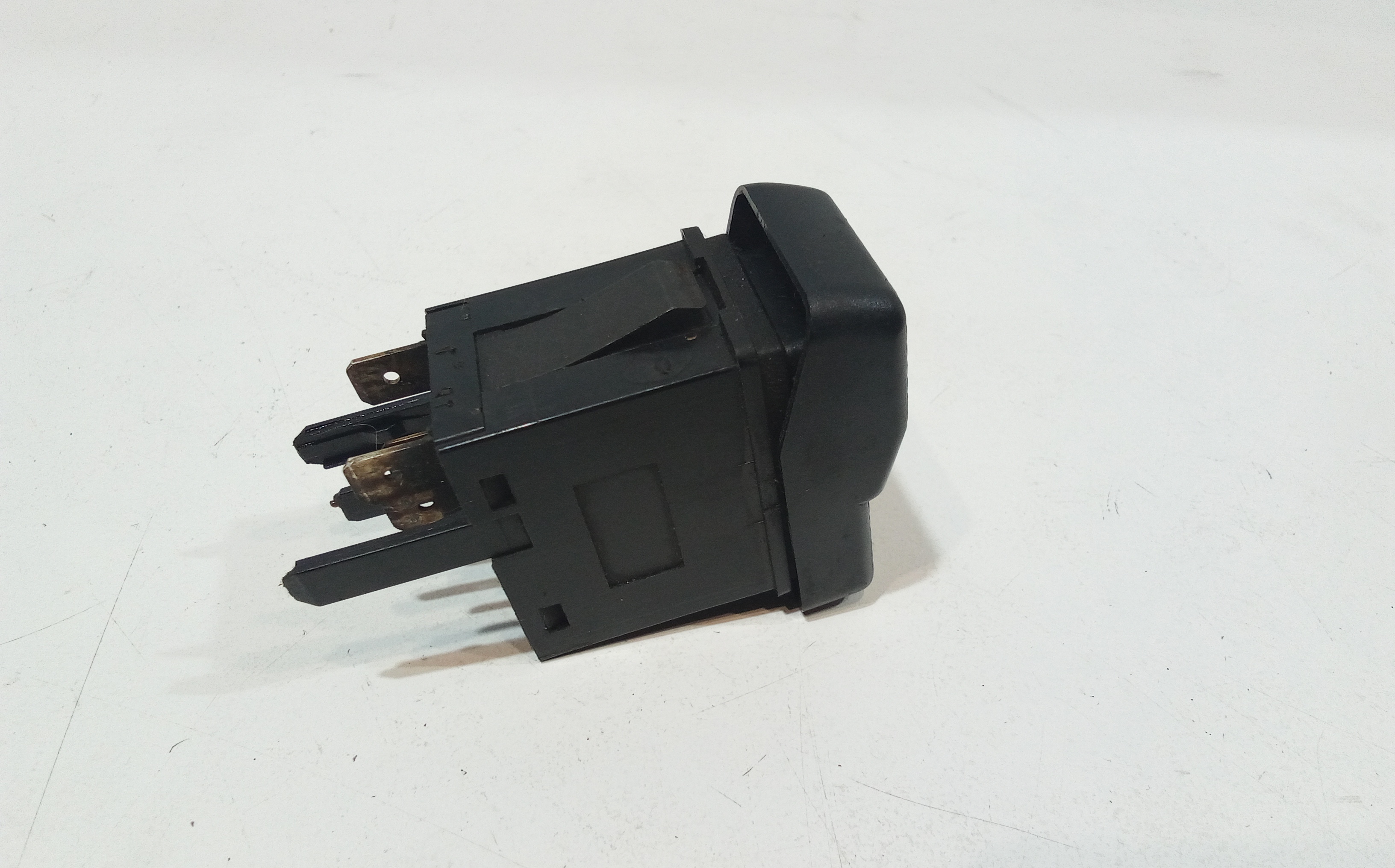 Pulsante Tergilunotto posteriore per Volkswagen Polo 2 Serie (1981 - 1994)