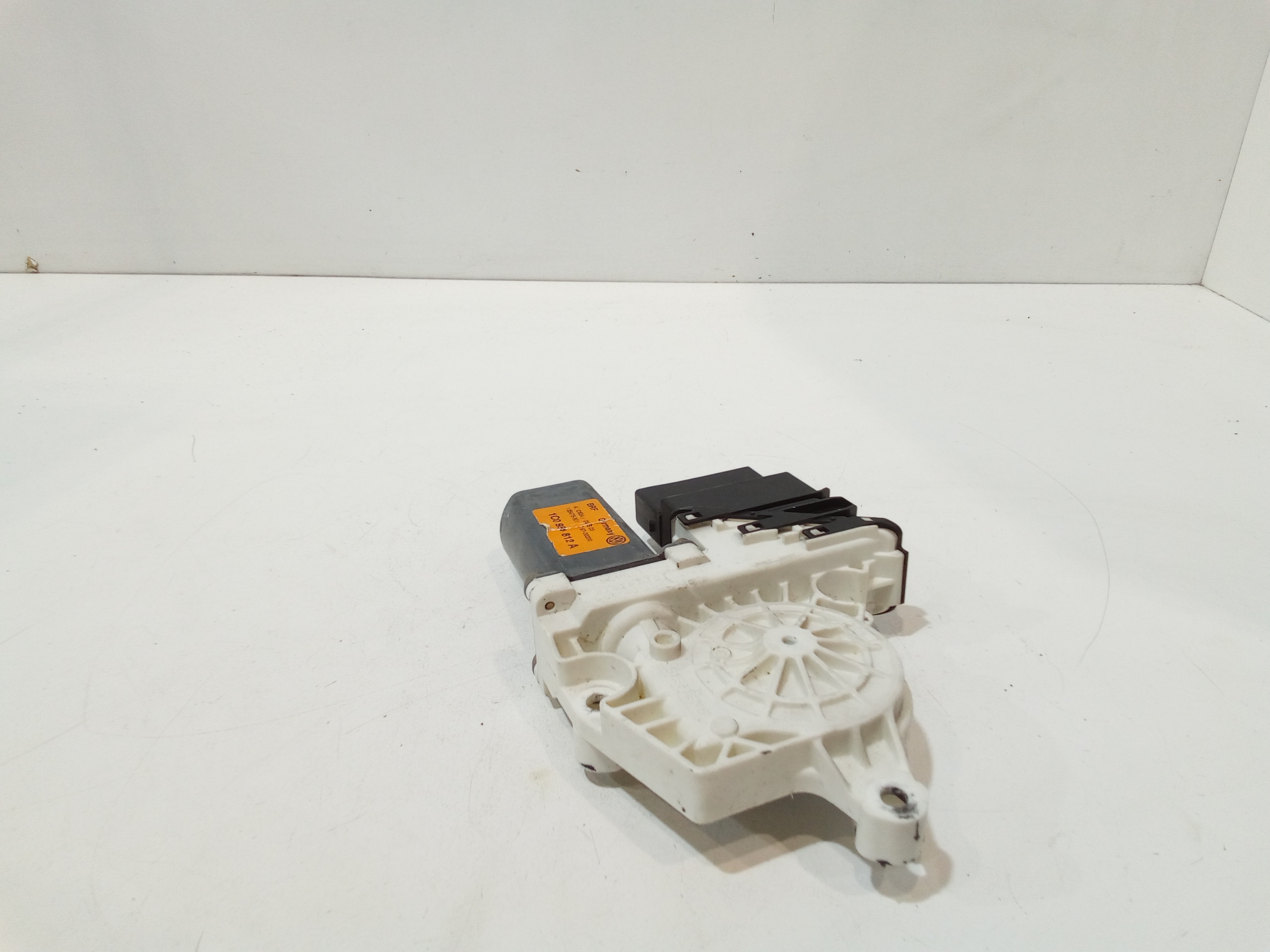 Motorino Alzavetro anteriore destra per Volkswagen Bora Berlina (1998 - 2005)