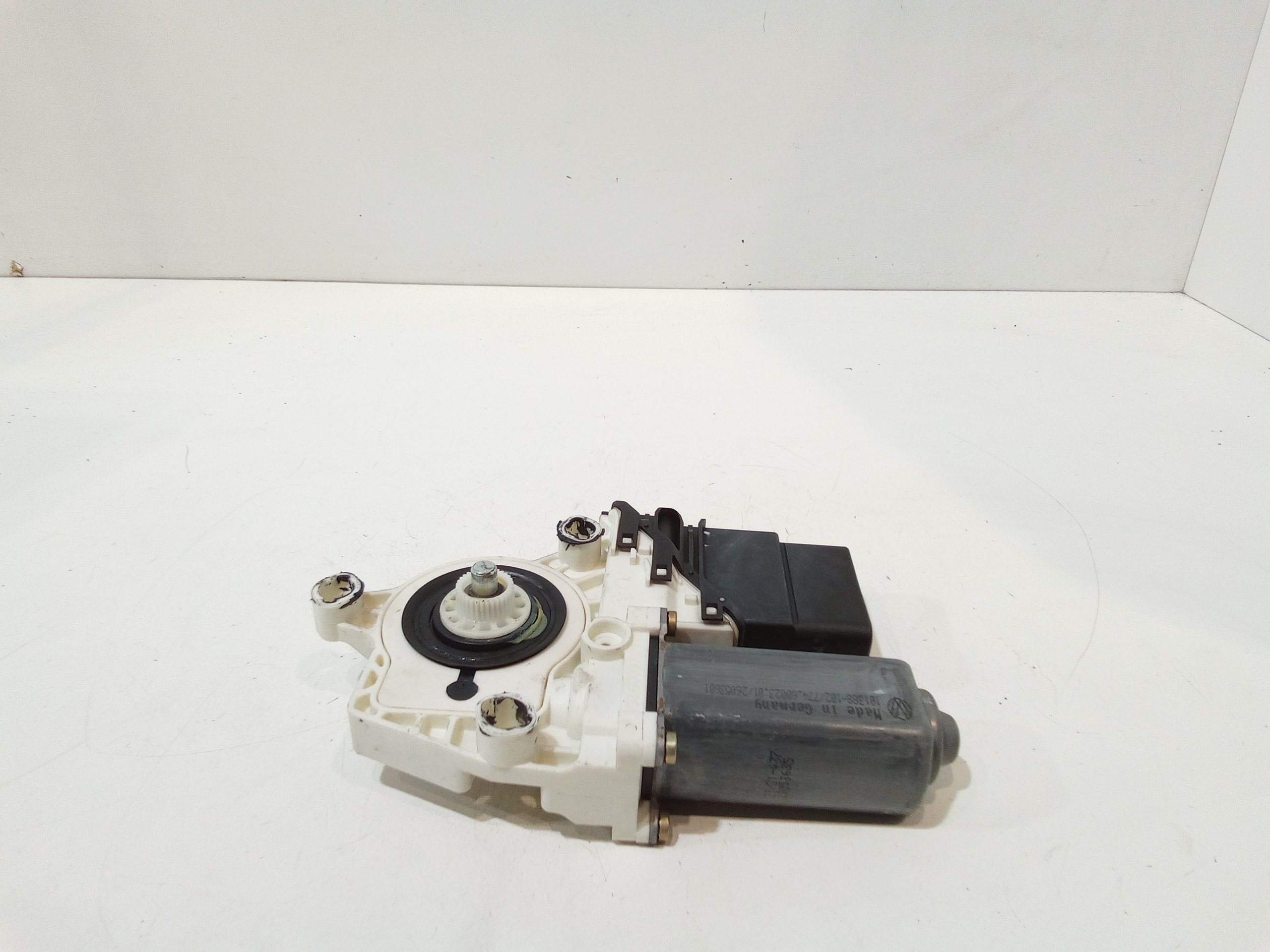 Motorino Alzavetro anteriore destra per Volkswagen Bora Berlina (1998 - 2005)