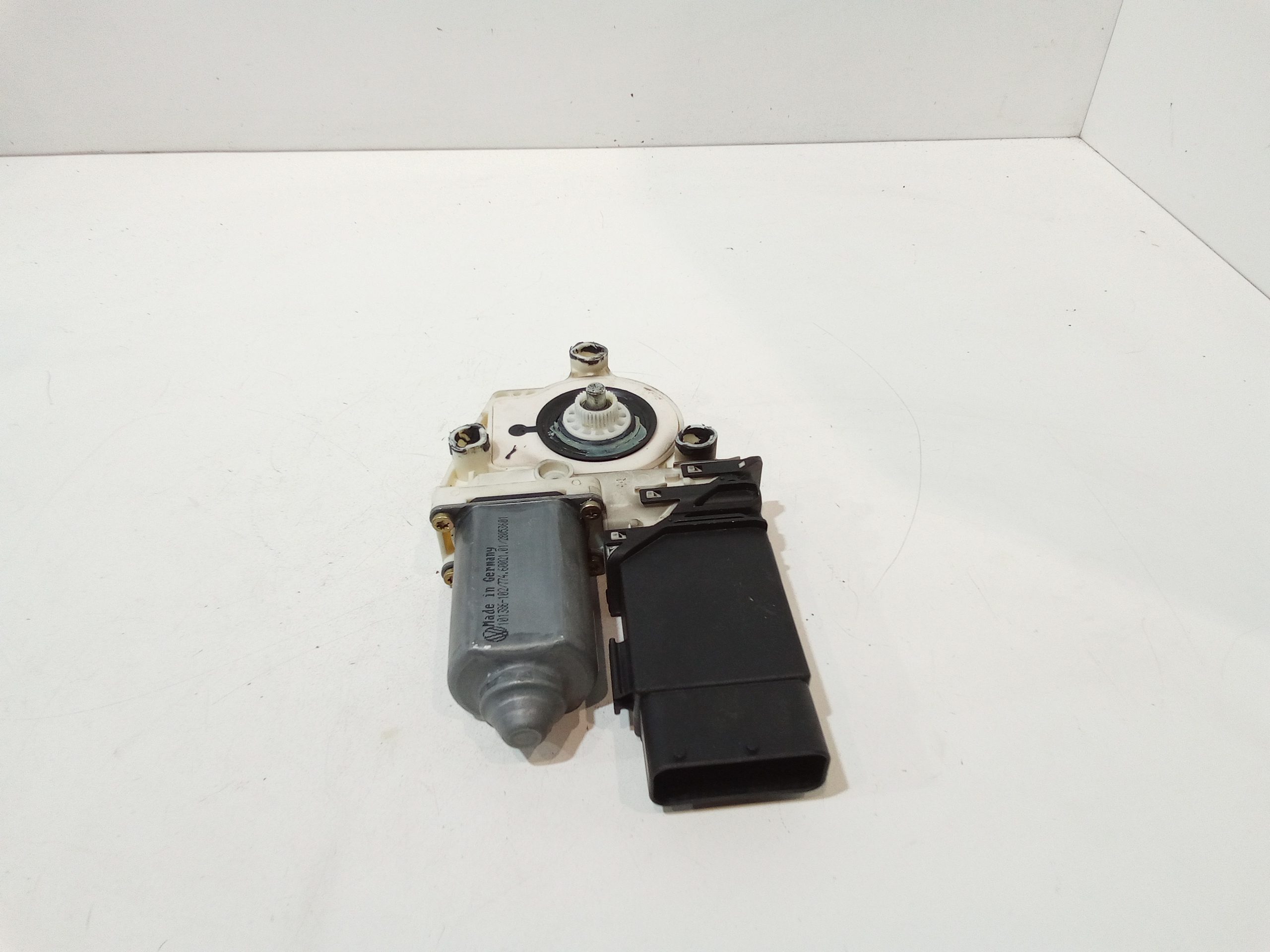 Motorino Alzavetro posteriore destra per Volkswagen Bora Berlina (1998 - 2005)