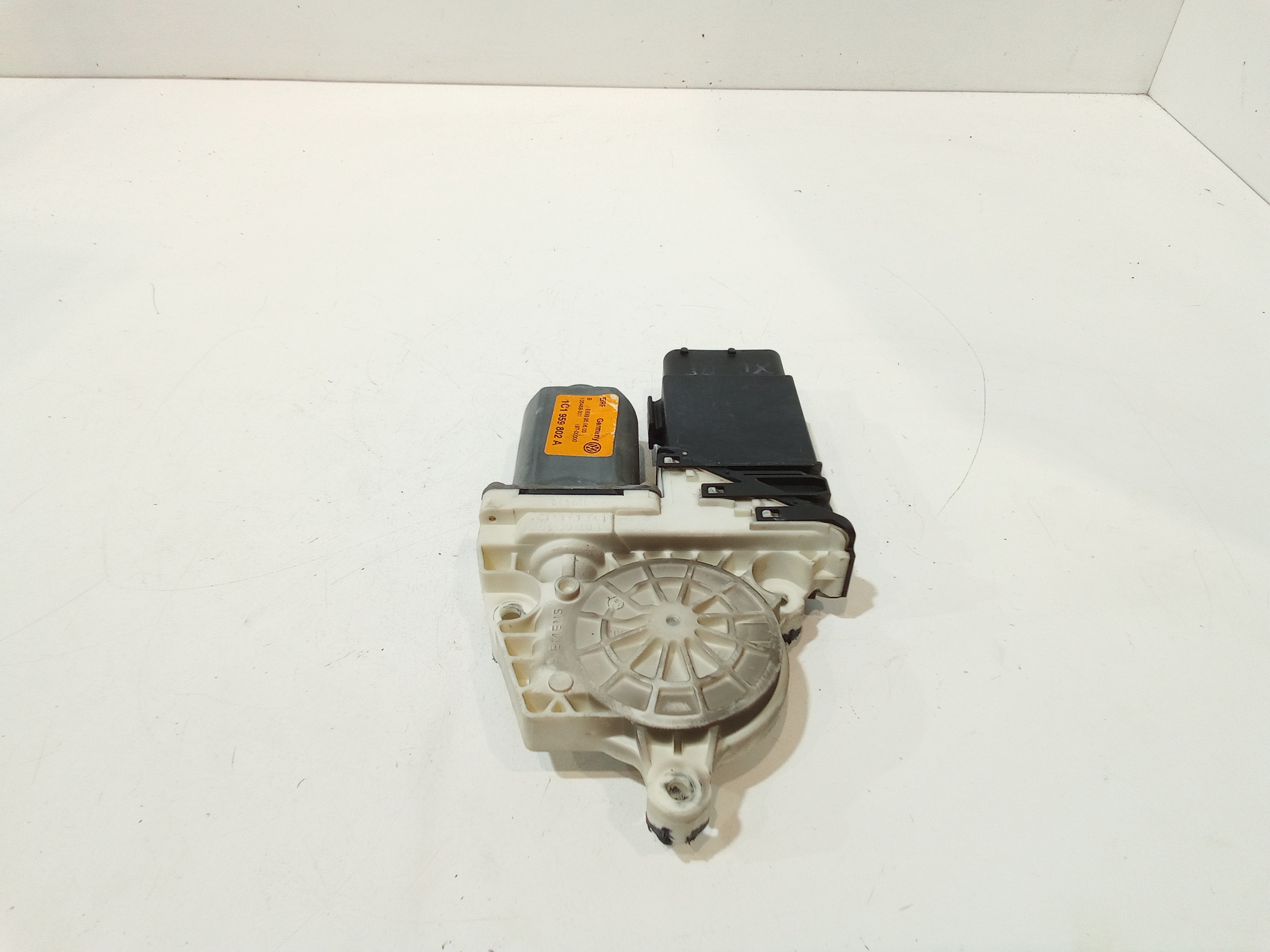 Motorino Alzavetro posteriore destra per Volkswagen Bora Berlina (1998 - 2005)