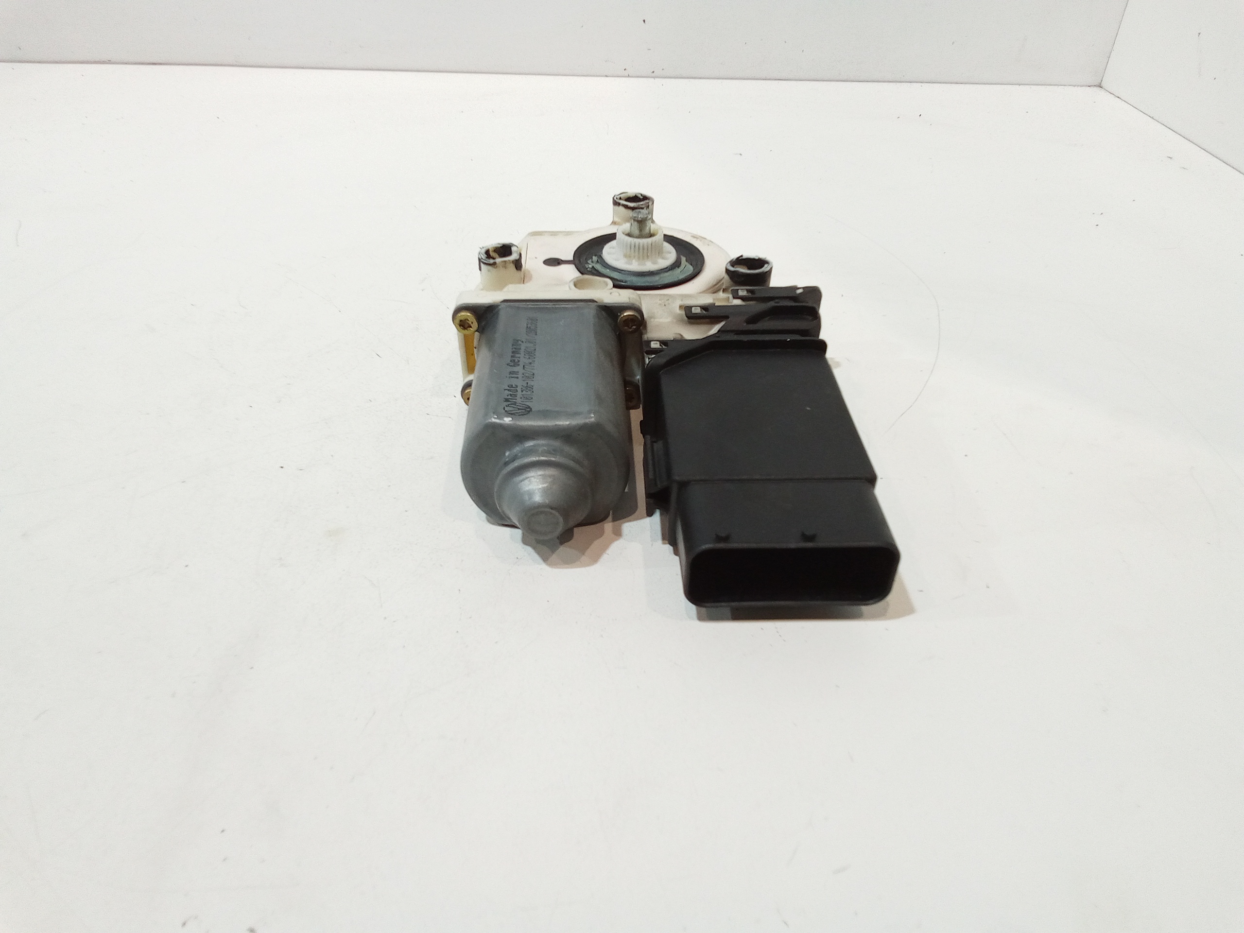 Motorino Alzavetro posteriore destra per Volkswagen Bora Berlina (1998 - 2005)