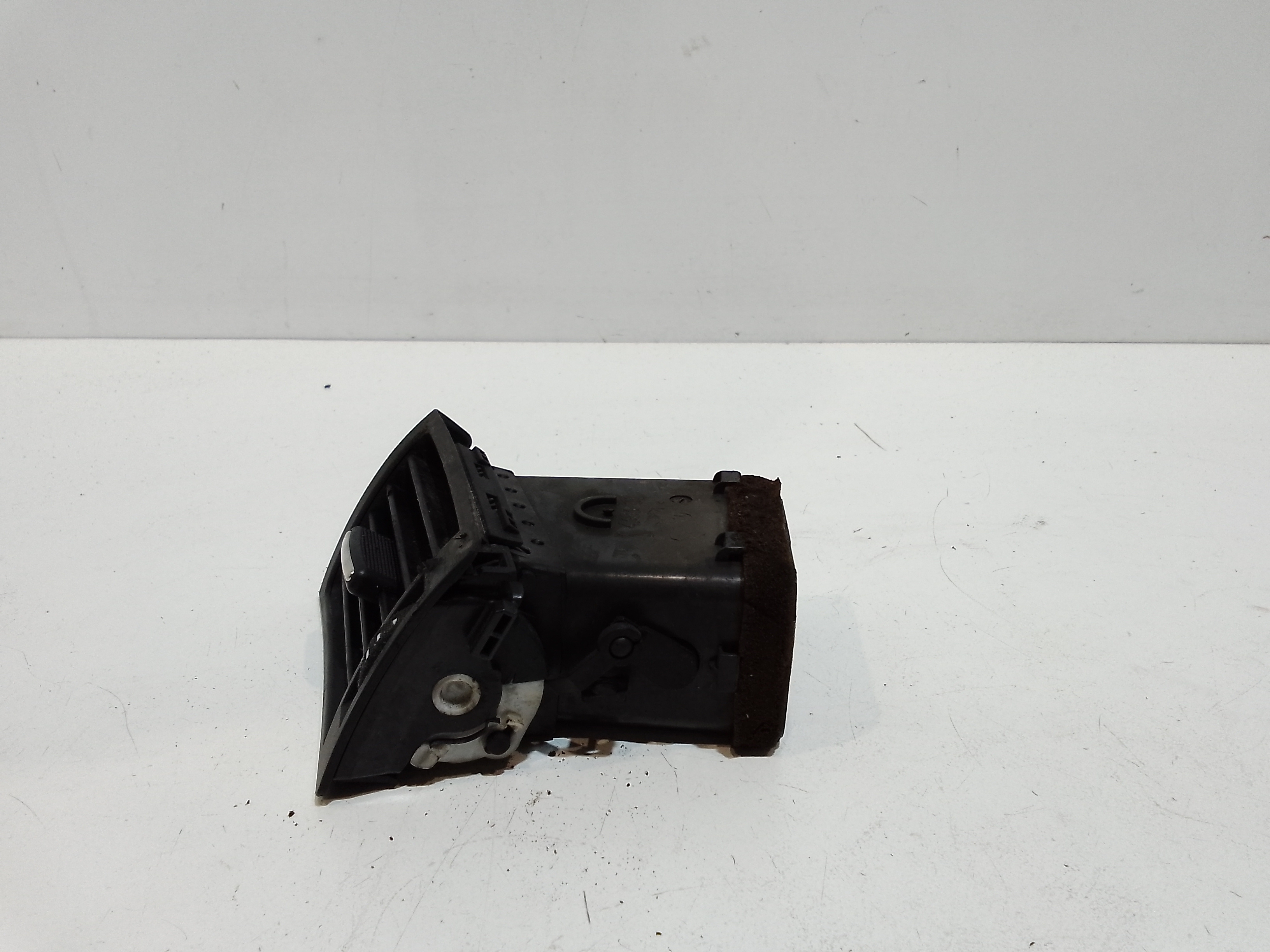 Bocchetta aria cruscotto lato guida per Audi A4 Avant (8ed) (04>08) (2004 - 2008)