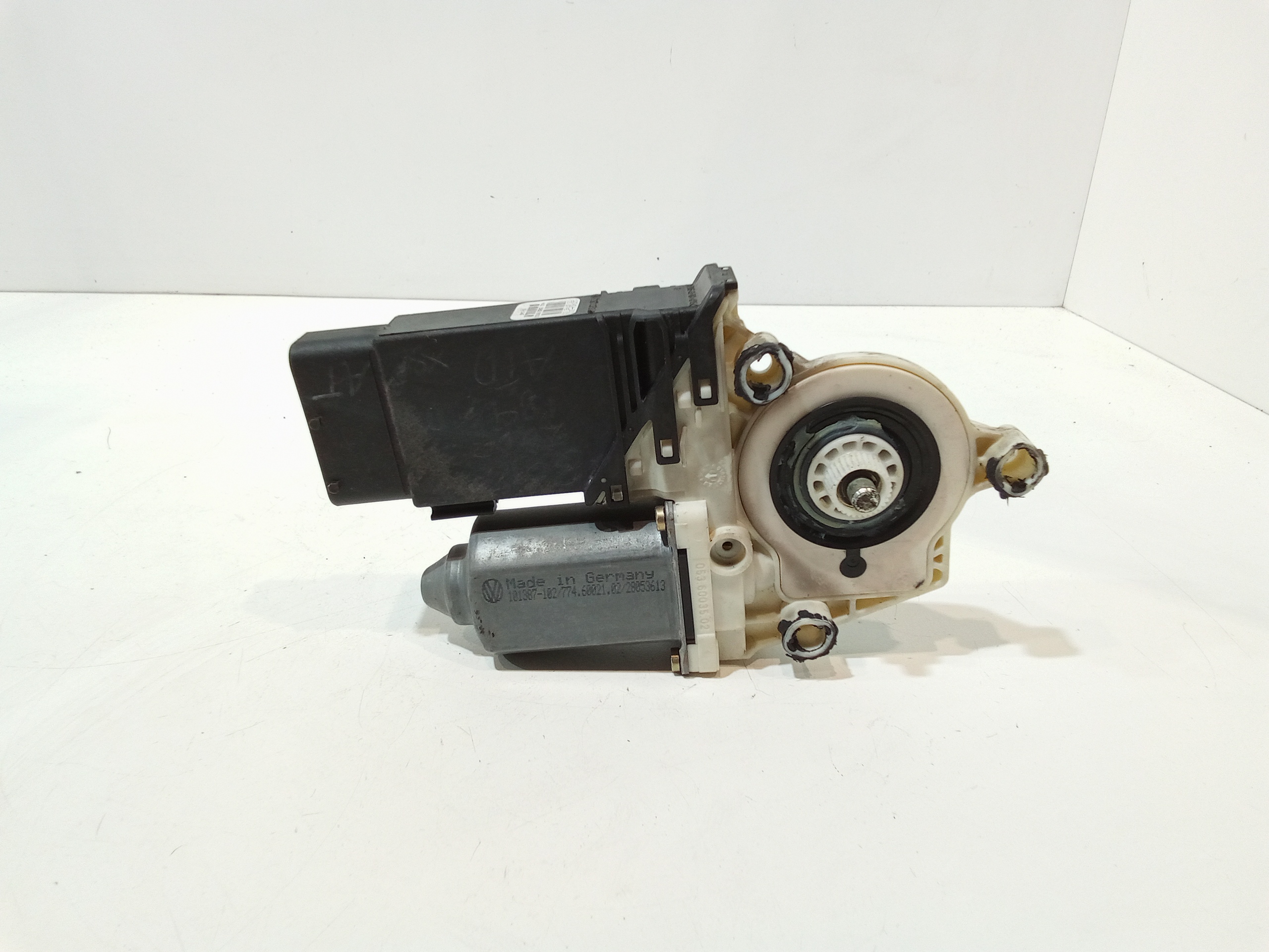 Motorino Alzavetro anteriore Sinistro per Volkswagen Bora Berlina (1998 - 2005)