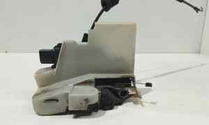 Serratura Anteriore Sinistra per Volkswagen Bora Berlina (1998 - 2005)