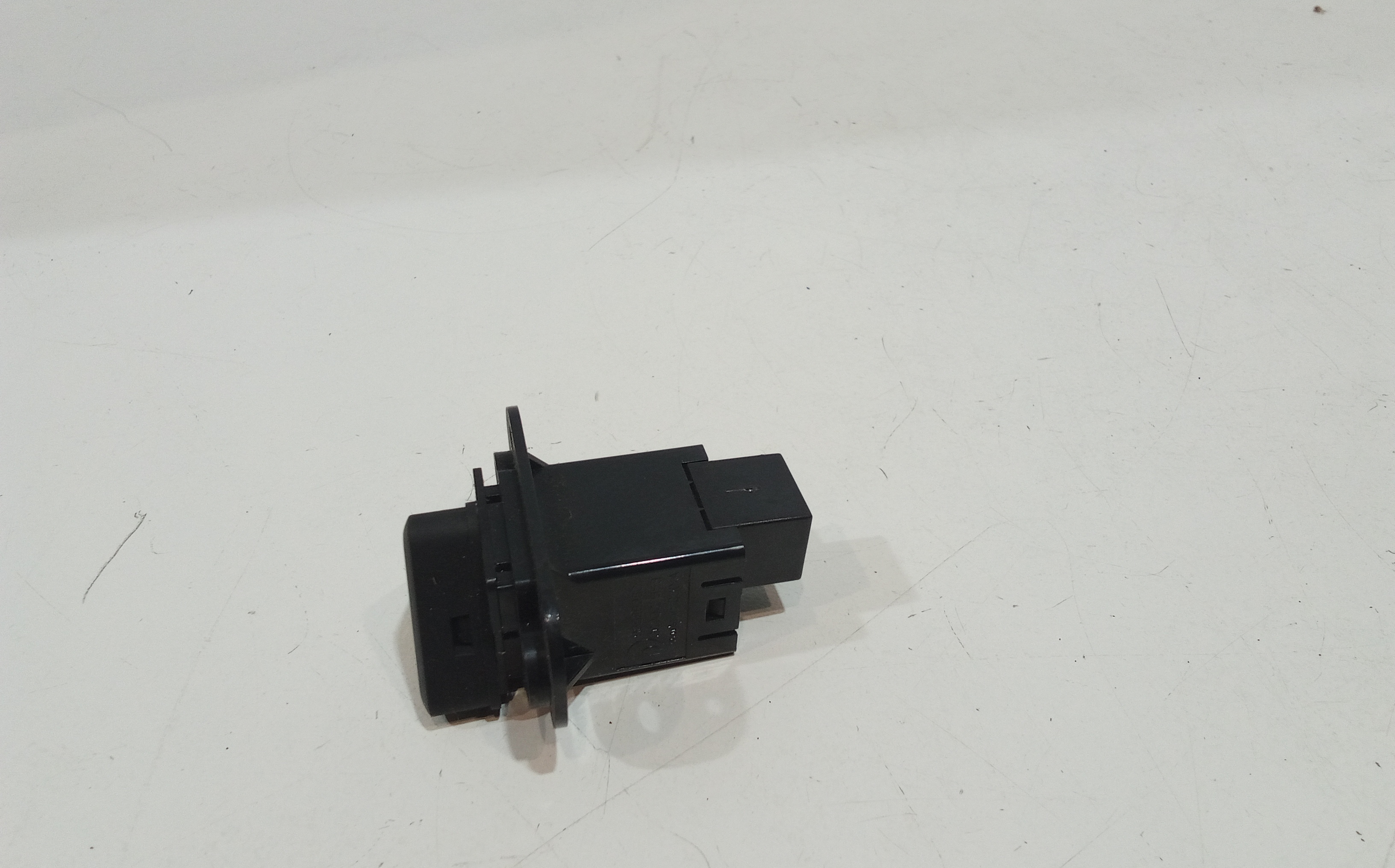 Pulsante luci di emergenza per Chevrolet Cruze Berlina (2009 - In produzione)