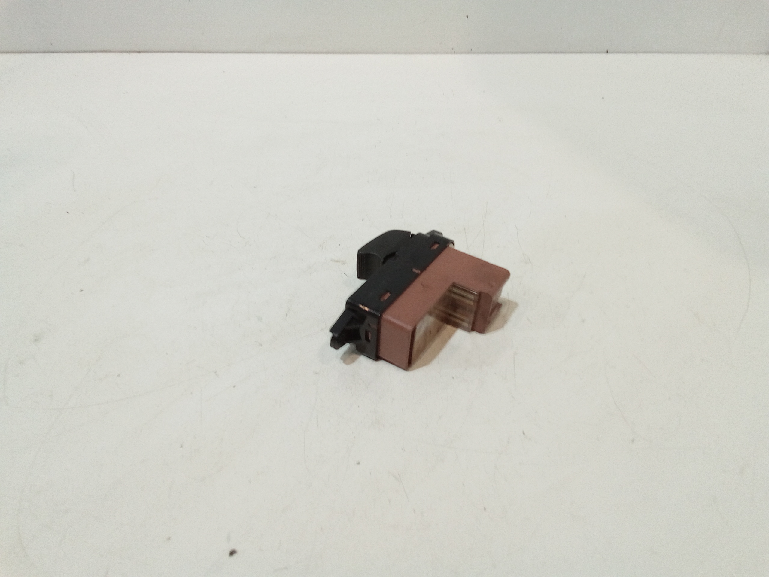 Pulsantiera Posteriore Destra per Mazda 6 Berlina (2002 - 2008)