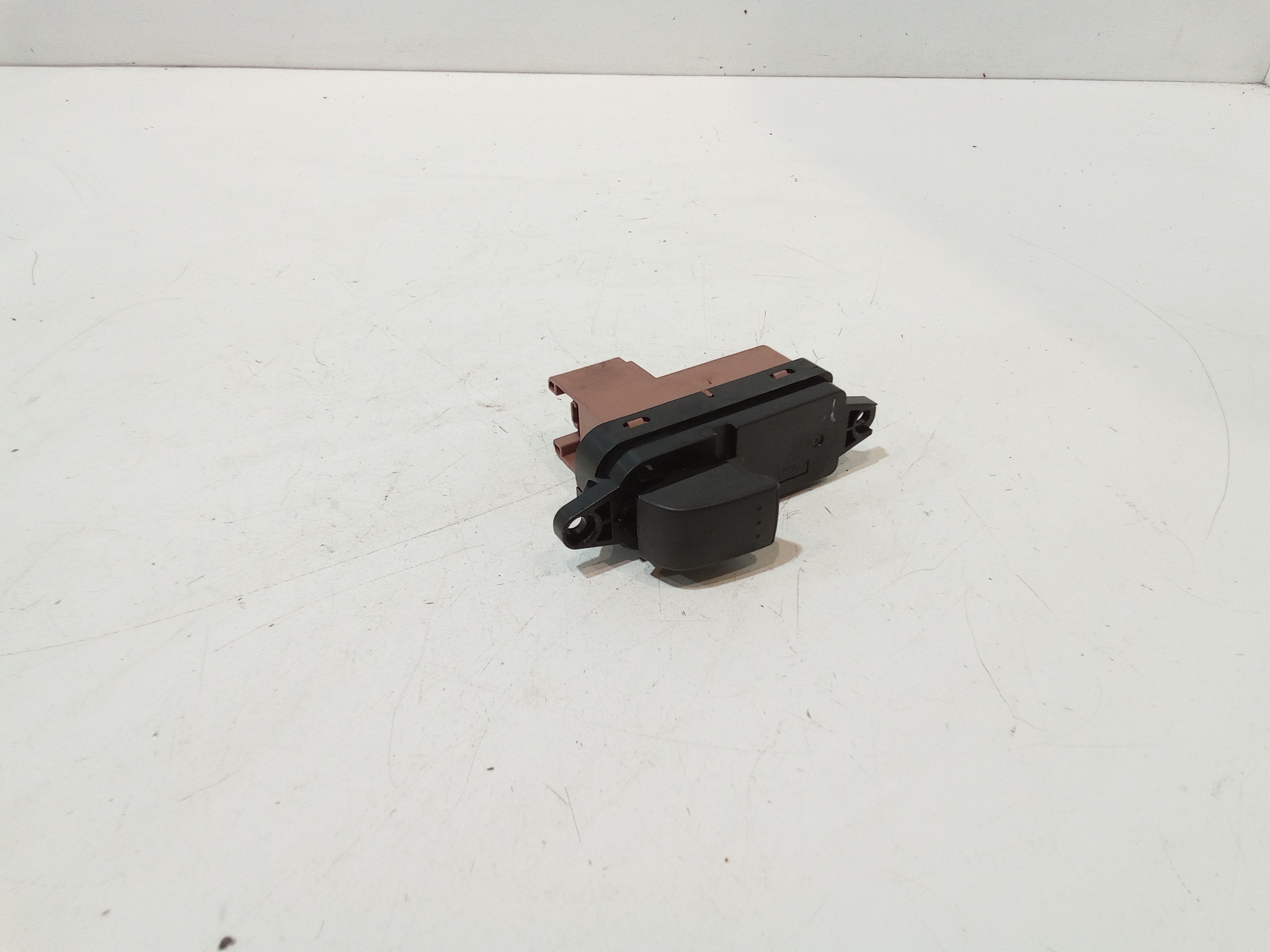 Pulsantiera Posteriore Destra per Mazda 6 Berlina (2002 - 2008)