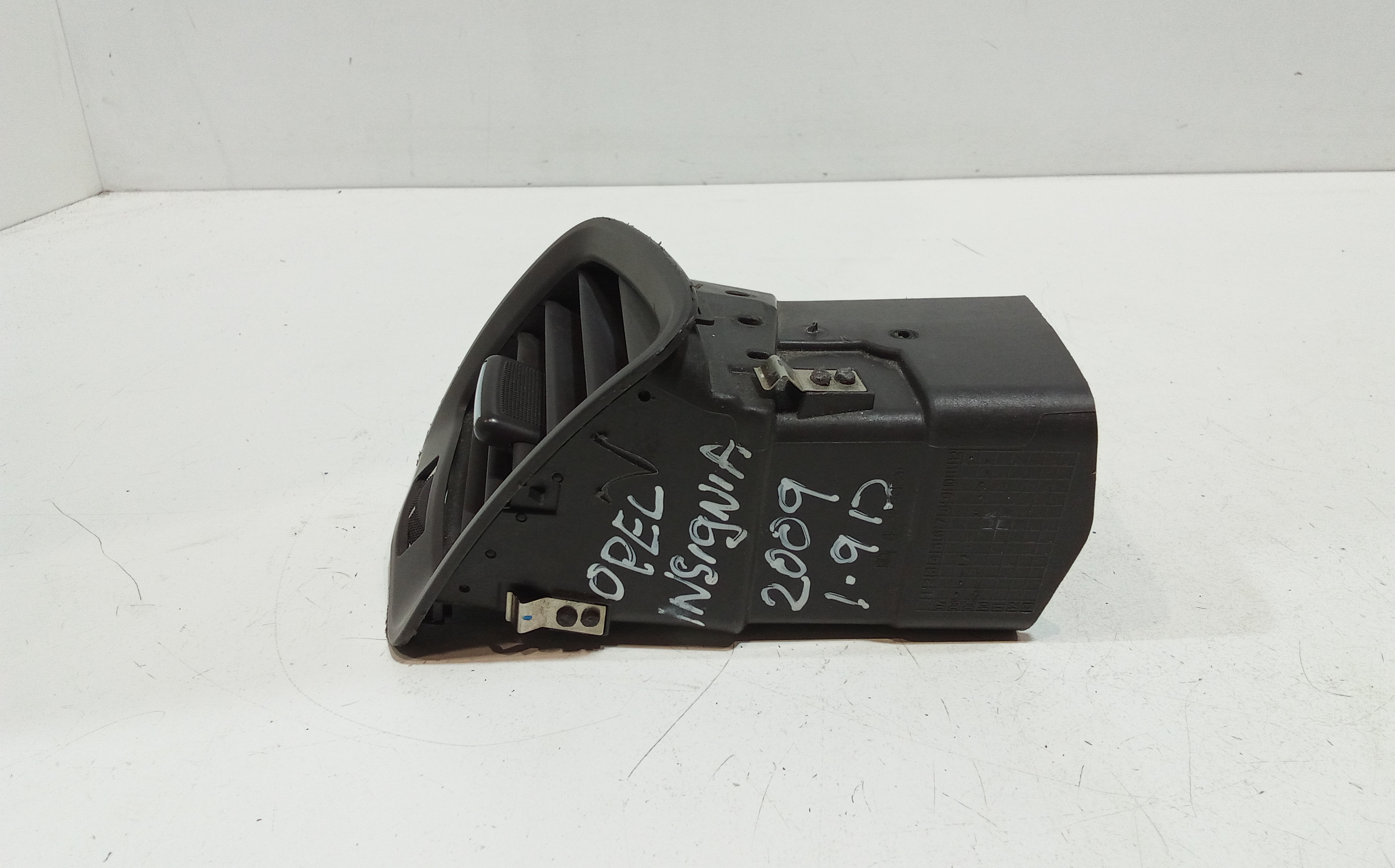 Bocchetta aria cruscotto lato guida per Opel Insignia S. Wagon (2008 - 2017)