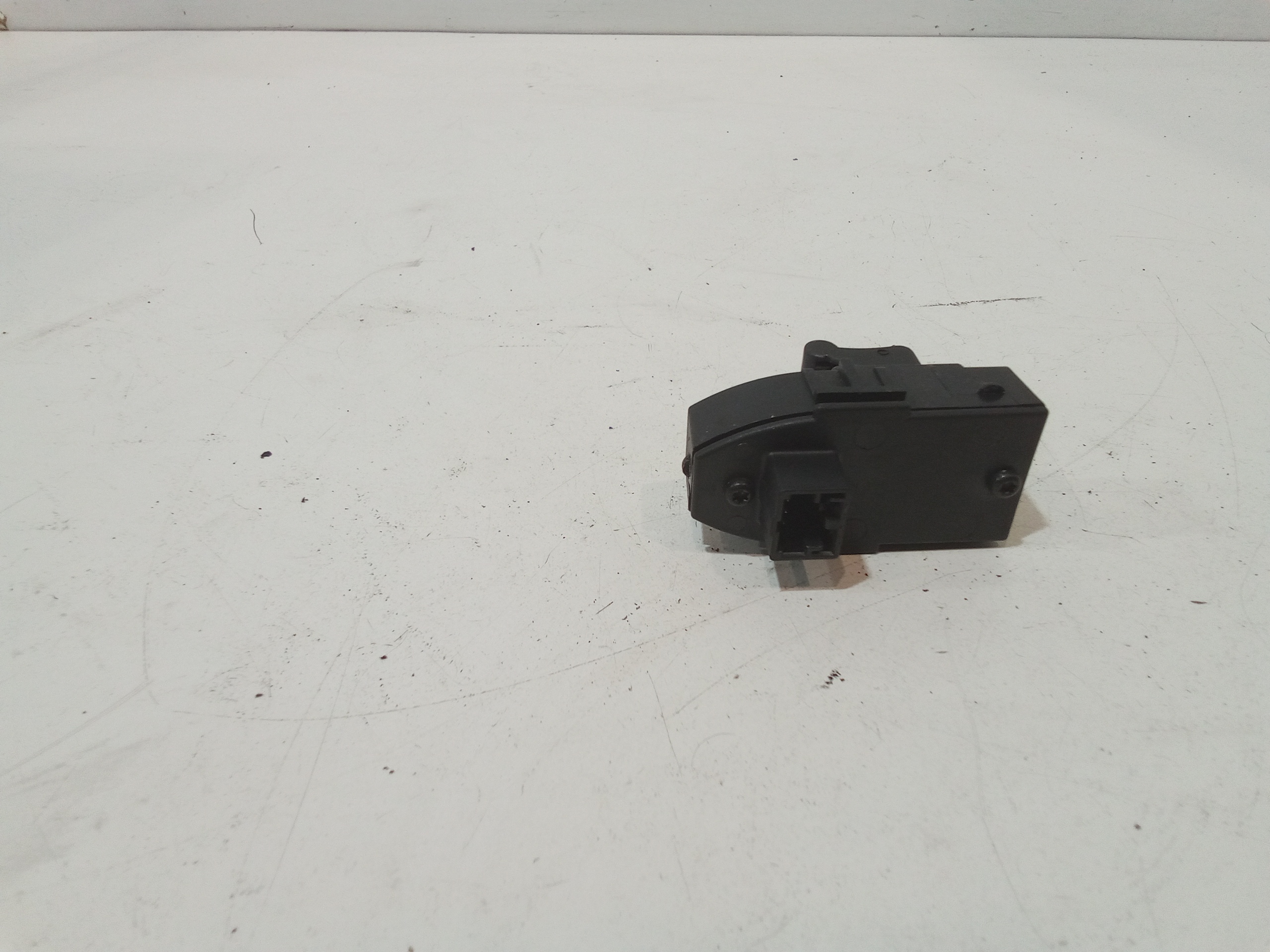 Pulsantiera Posteriore Sinistra per Alfa Romeo 159 Sportwagon Serie (05>11) (2005 - 2011)