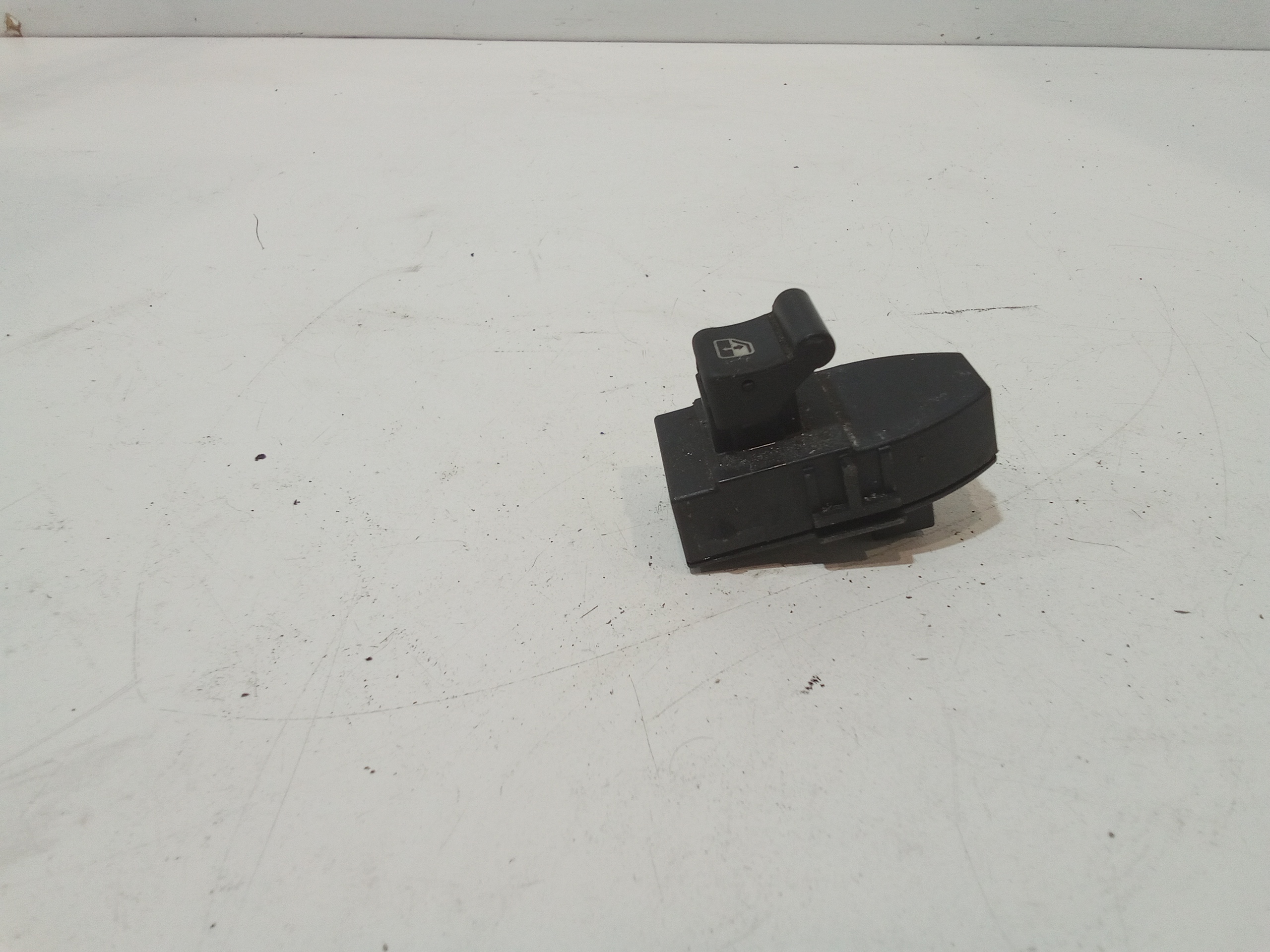 Pulsantiera Posteriore Sinistra per Alfa Romeo 159 Sportwagon Serie (05>11) (2005 - 2011)