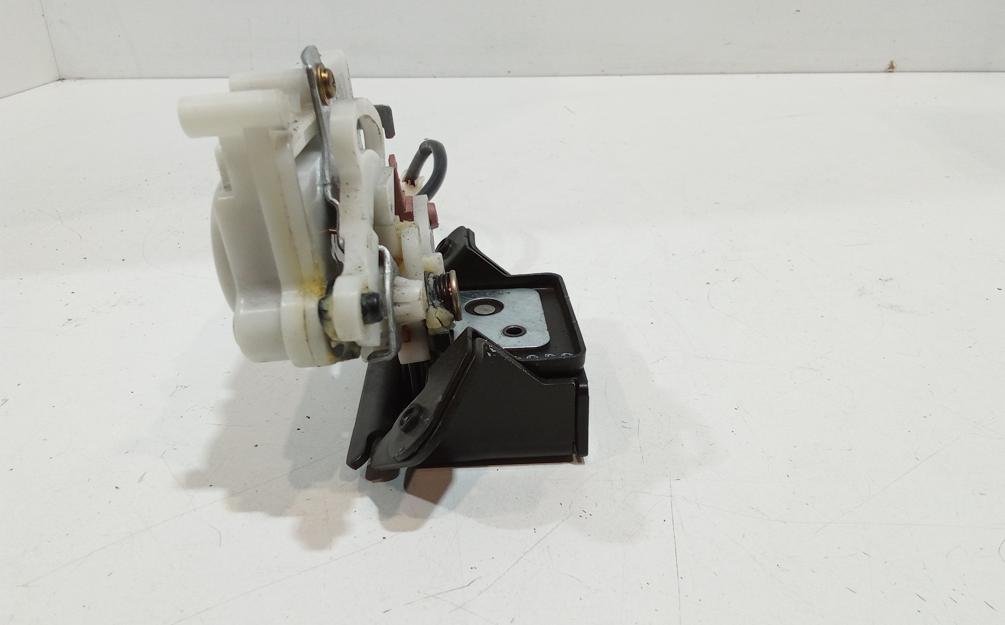 Serratura Cofano Posteriore per Mazda 6 Berlina (2002 - 2008)