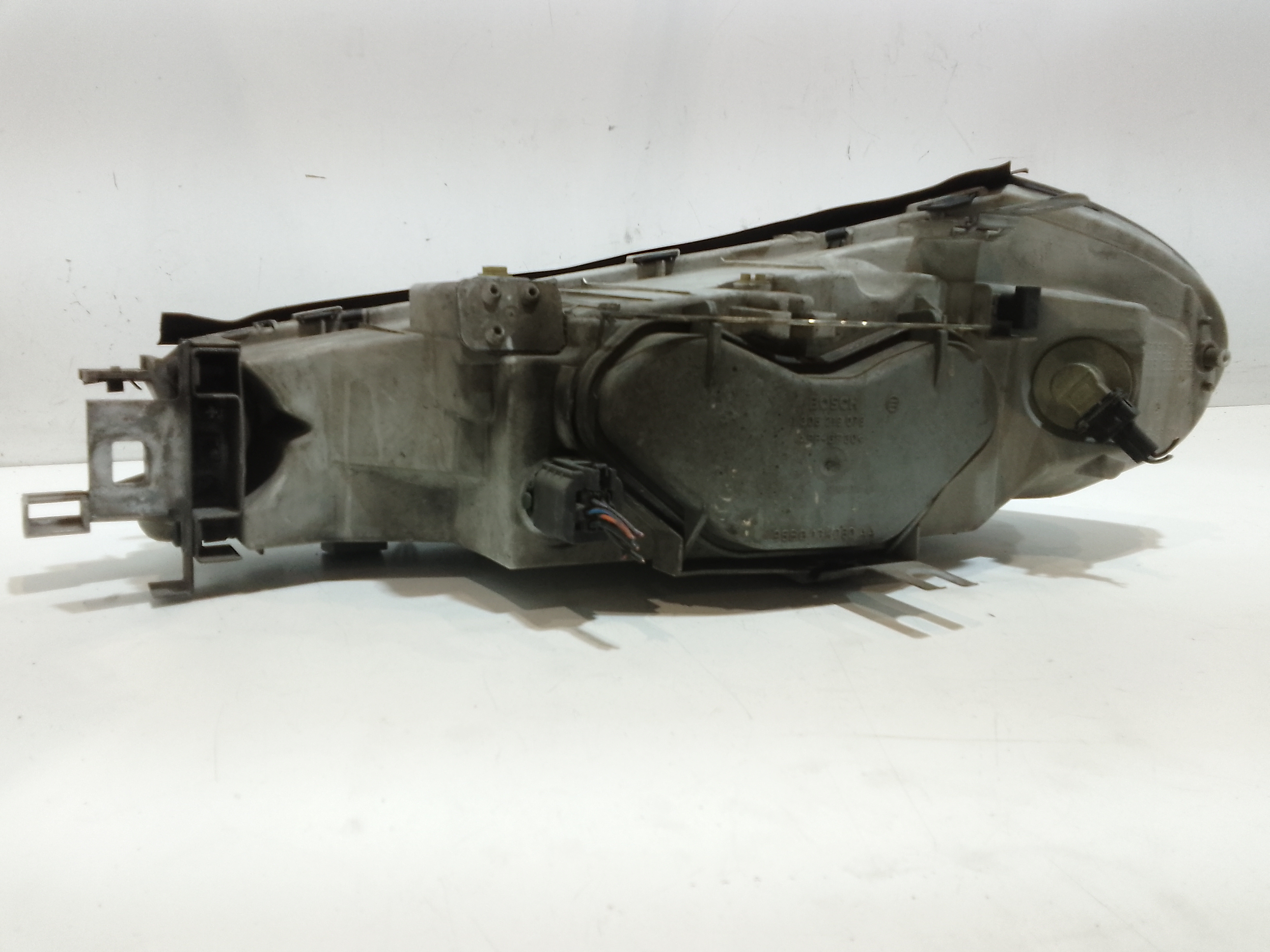 Faro anteriore Destro Passeggero per Ford Mondeo Berlina 2 Serie (1996 - 2000)