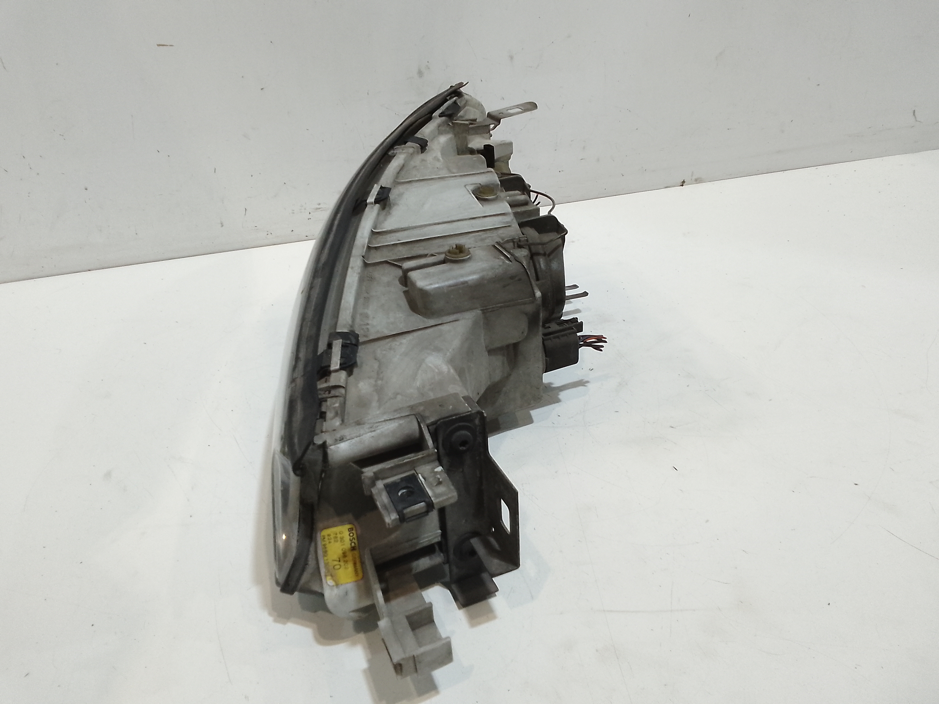 Faro anteriore Destro Passeggero per Ford Mondeo Berlina 2 Serie (1996 - 2000)