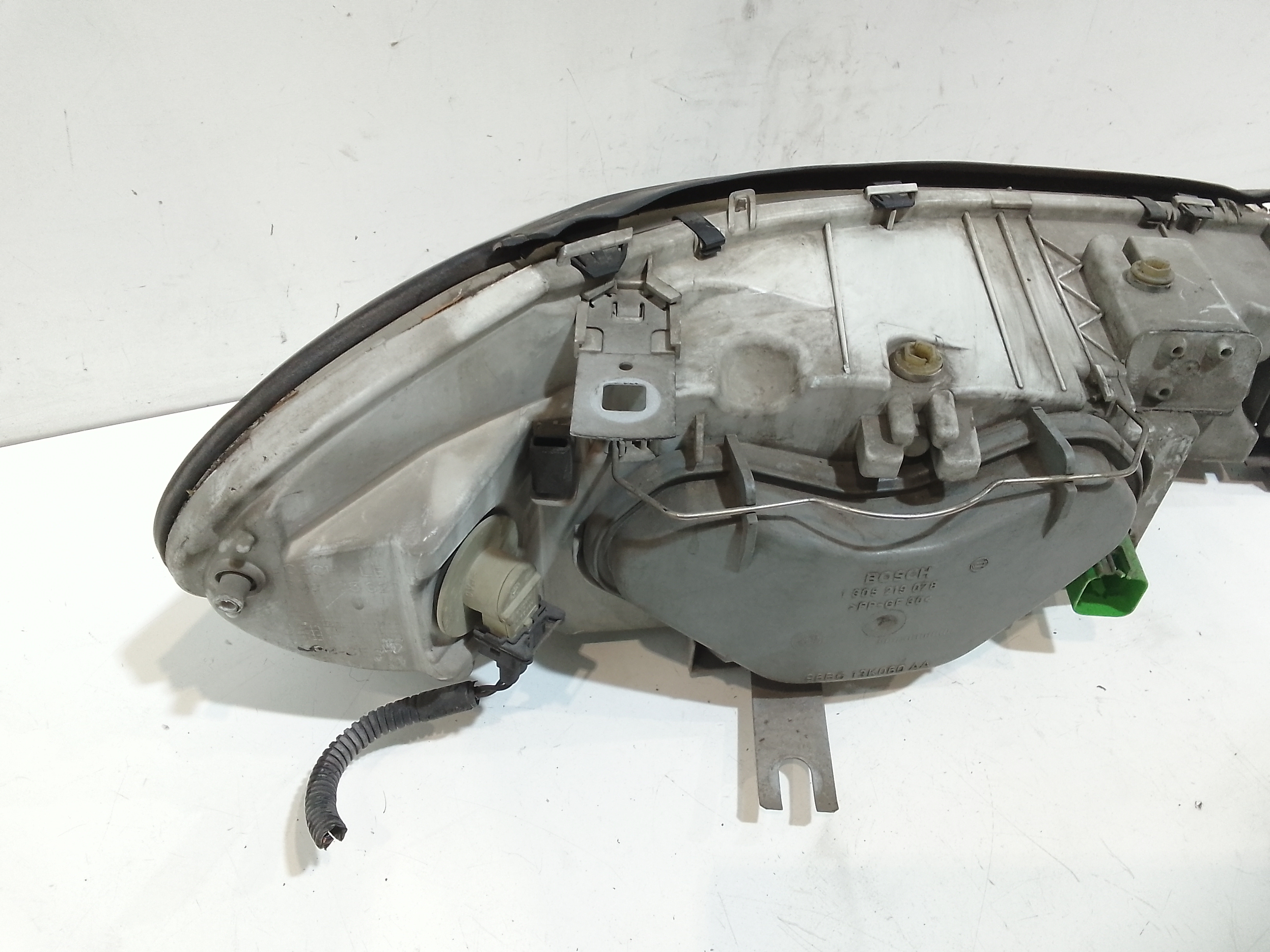 Faro anteriore Sinistro Guida per Ford Mondeo Berlina 2 Serie (1996 - 2000)