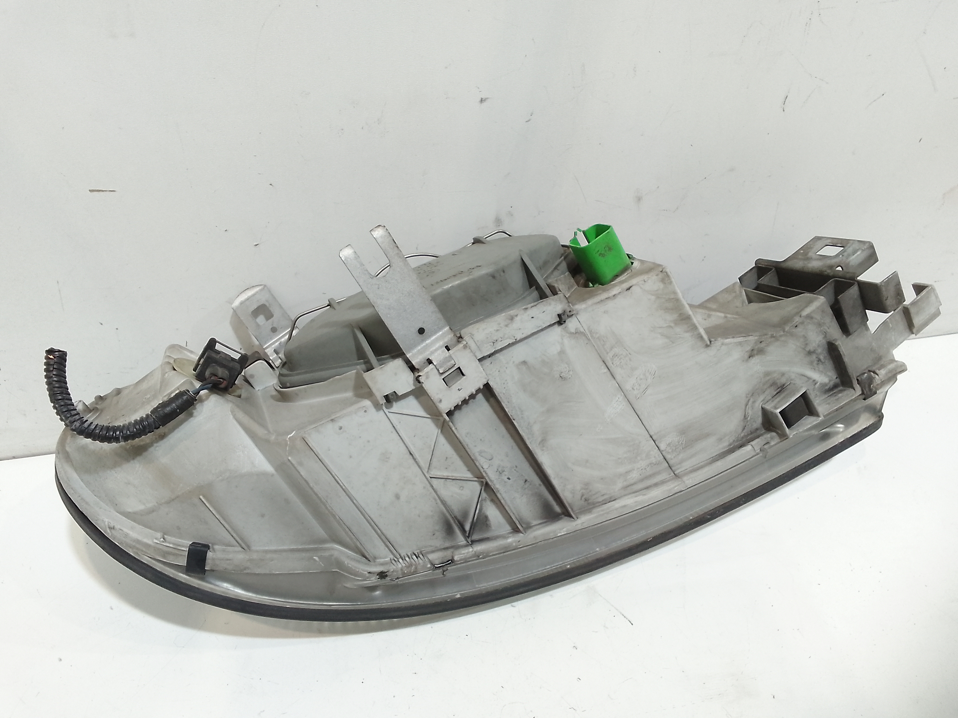 Faro anteriore Sinistro Guida per Ford Mondeo Berlina 2 Serie (1996 - 2000)