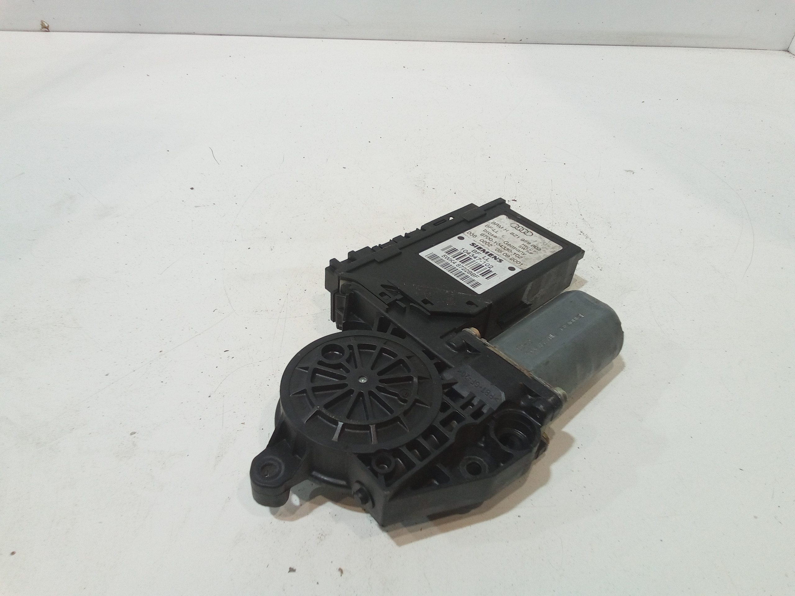 Motorino Alzavetro anteriore destra per Audi A2 Serie (8z0) (00>05) (2000 - 2005)