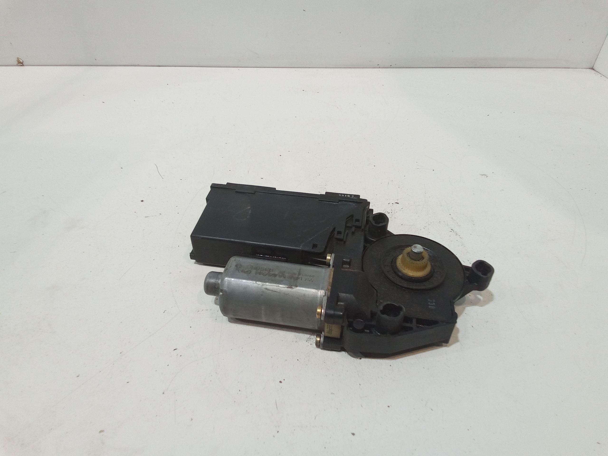 Motorino Alzavetro anteriore destra per Audi A2 Serie (8z0) (00>05) (2000 - 2005)