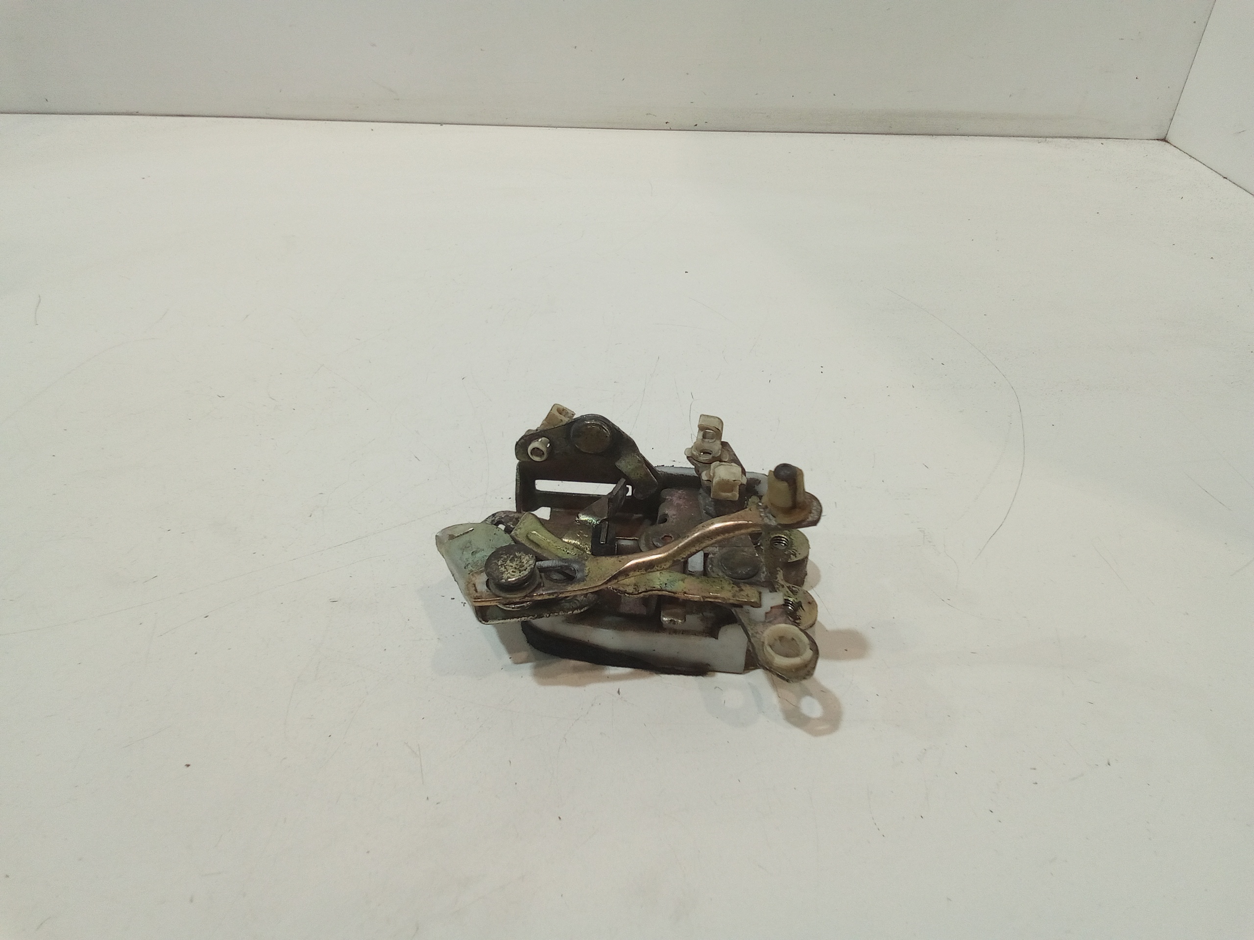 Serratura Anteriore Destra per Hyundai H100 Serie (1996 - 2004)