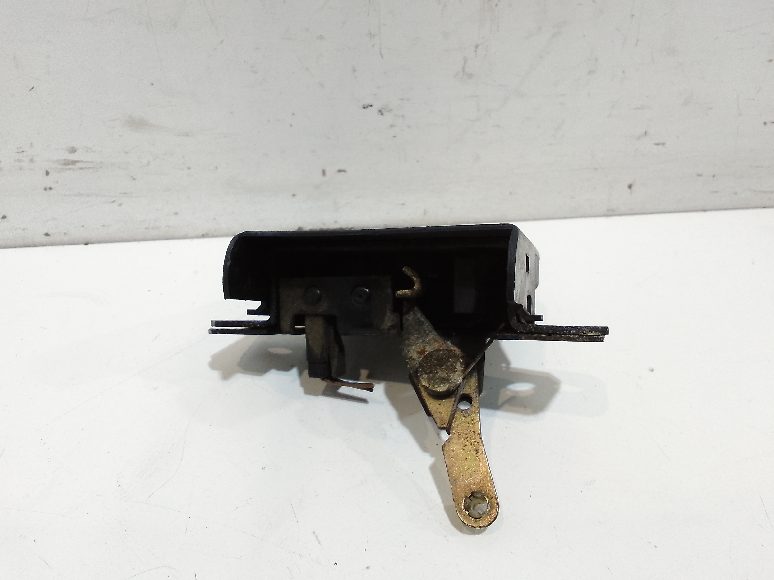 Serratura Cofano Posteriore per Volkswagen Golf 4 Berlina (97>03) (1997 - 2003)