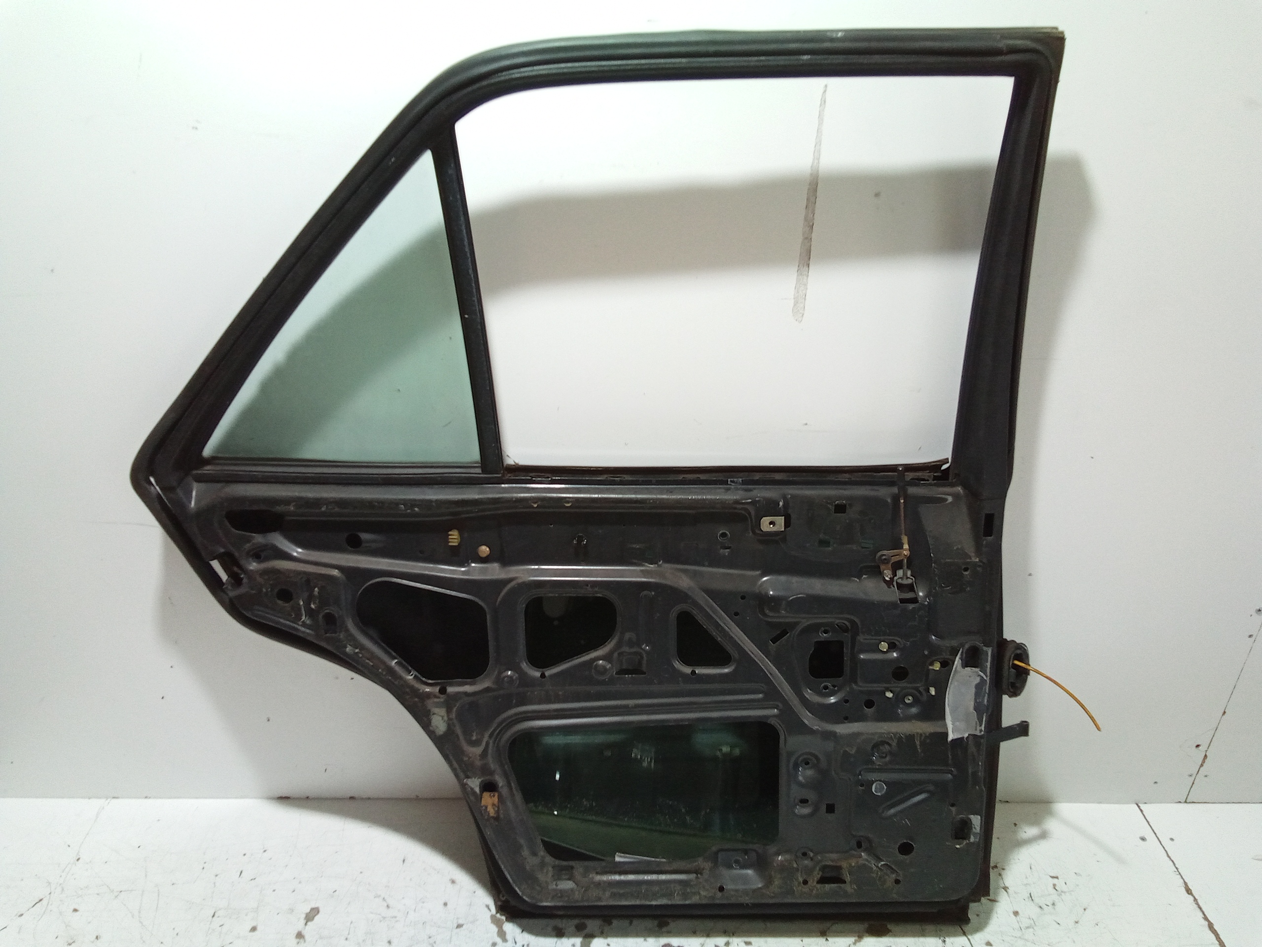 Portiera Posteriore Sinistra per Mercedes Classe E W124 (1993 - 1997)