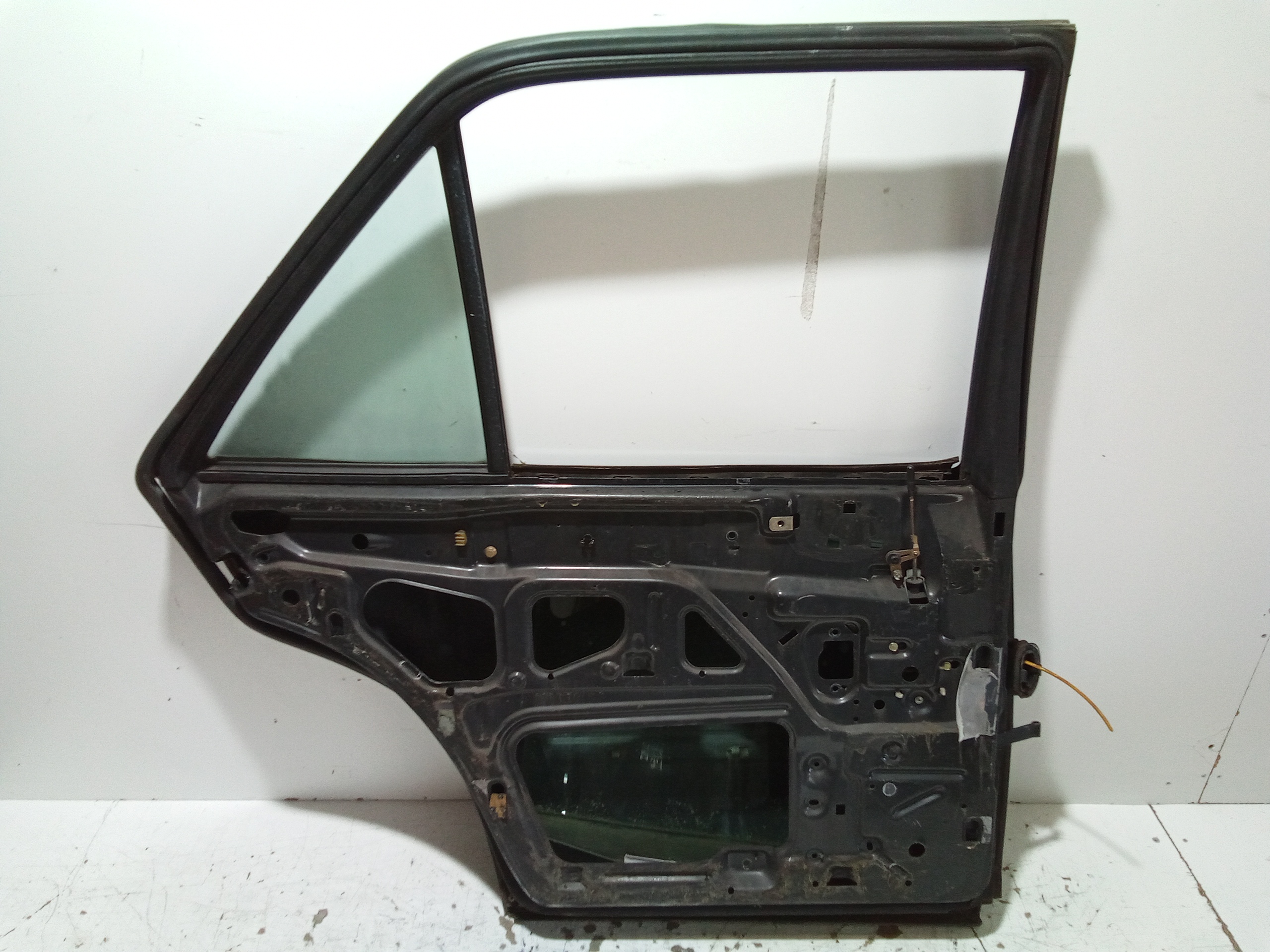 Portiera Posteriore Sinistra per Mercedes Classe E W124 (1993 - 1997)