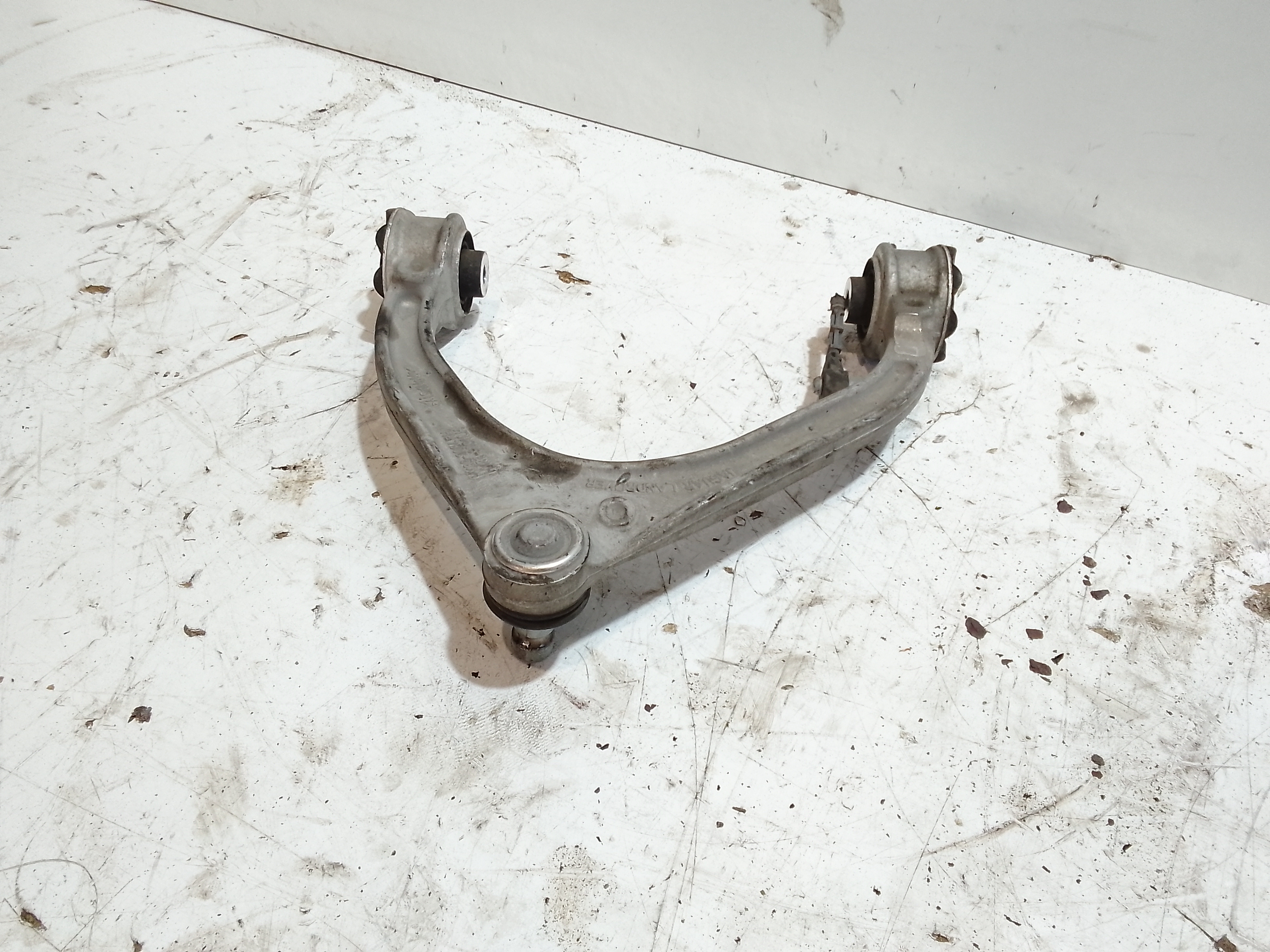 Braccio Oscillante Superiore Ant. DX per Jaguar F-pace Serie (16>) (2016 - In produzione)