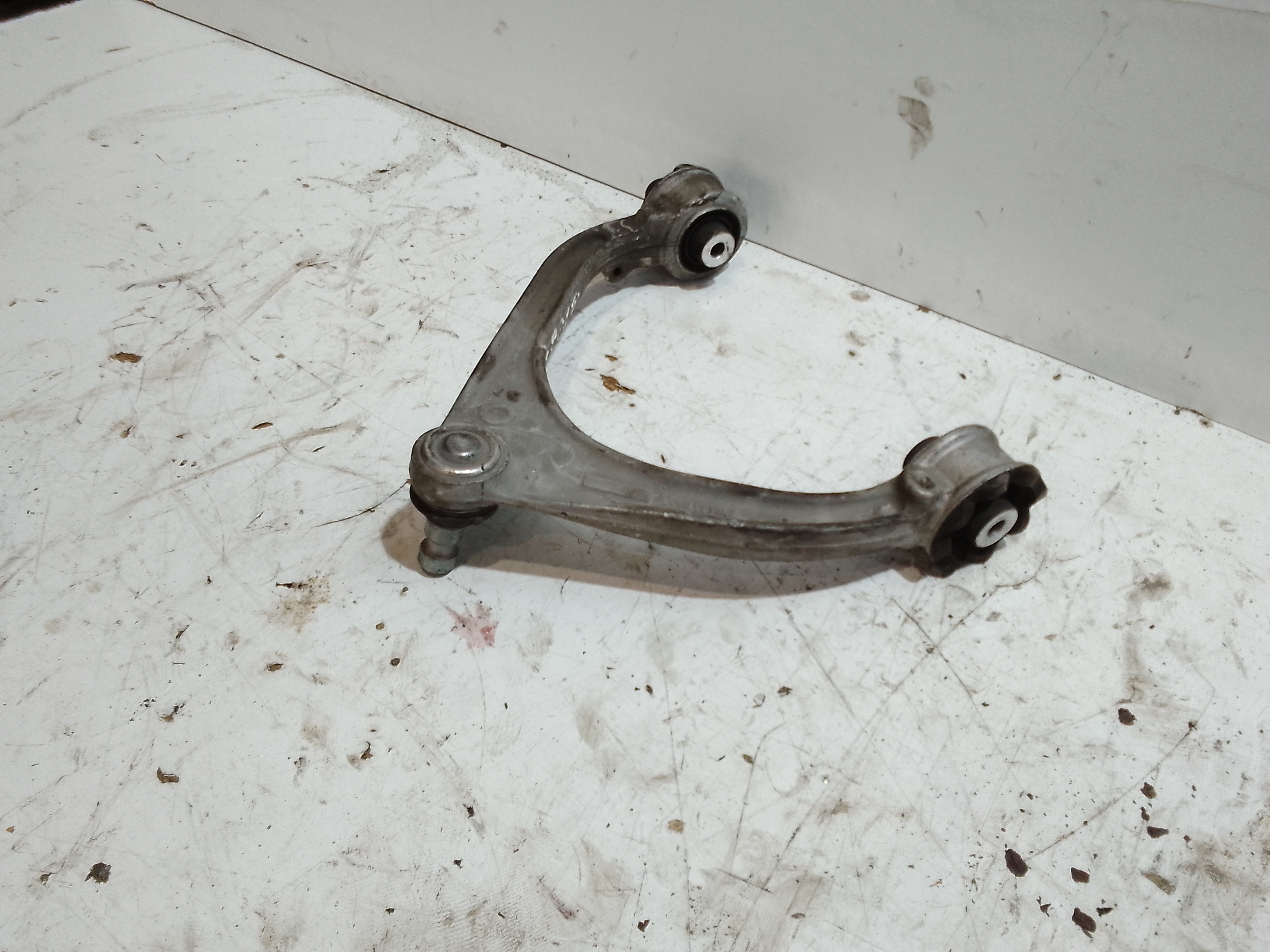 Braccio Oscillante Superiore Ant. SX per Jaguar F-pace Serie (16>) (2016 - In produzione)