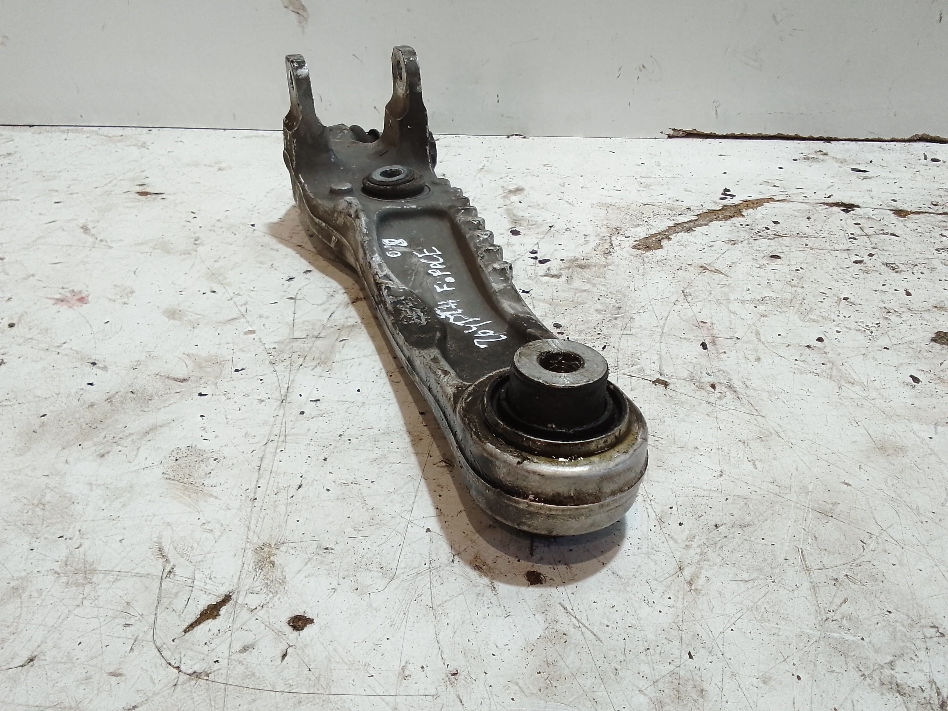 Braccio Oscillante anteriore Sinistro per Jaguar F-pace Serie (16>) (2016 - In produzione)