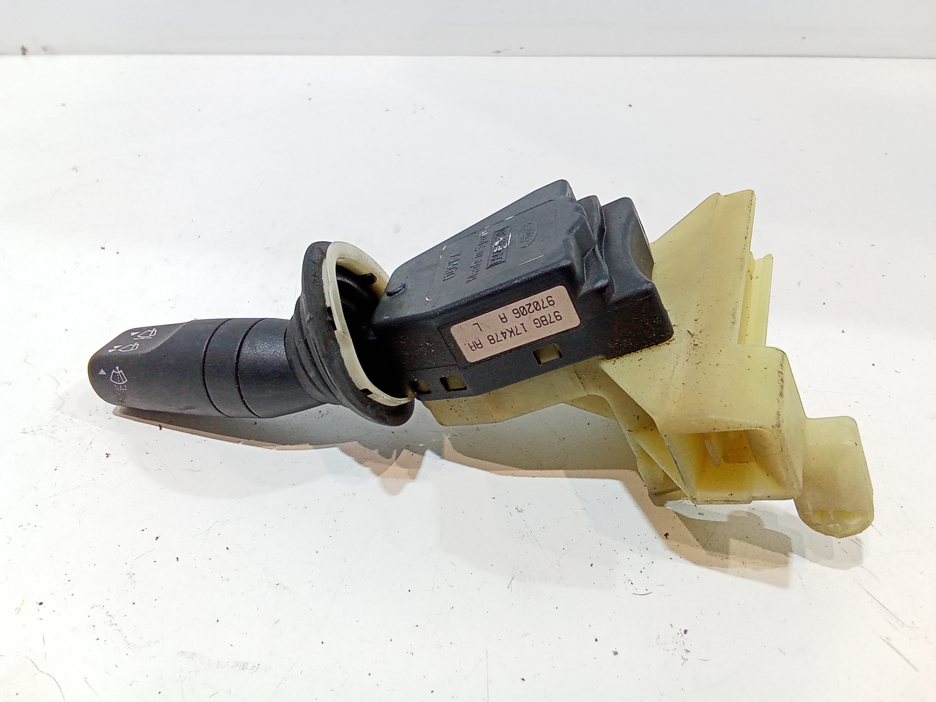 Devioluci destro per Ford Mondeo Berlina 3 Serie (2000 - 2003)