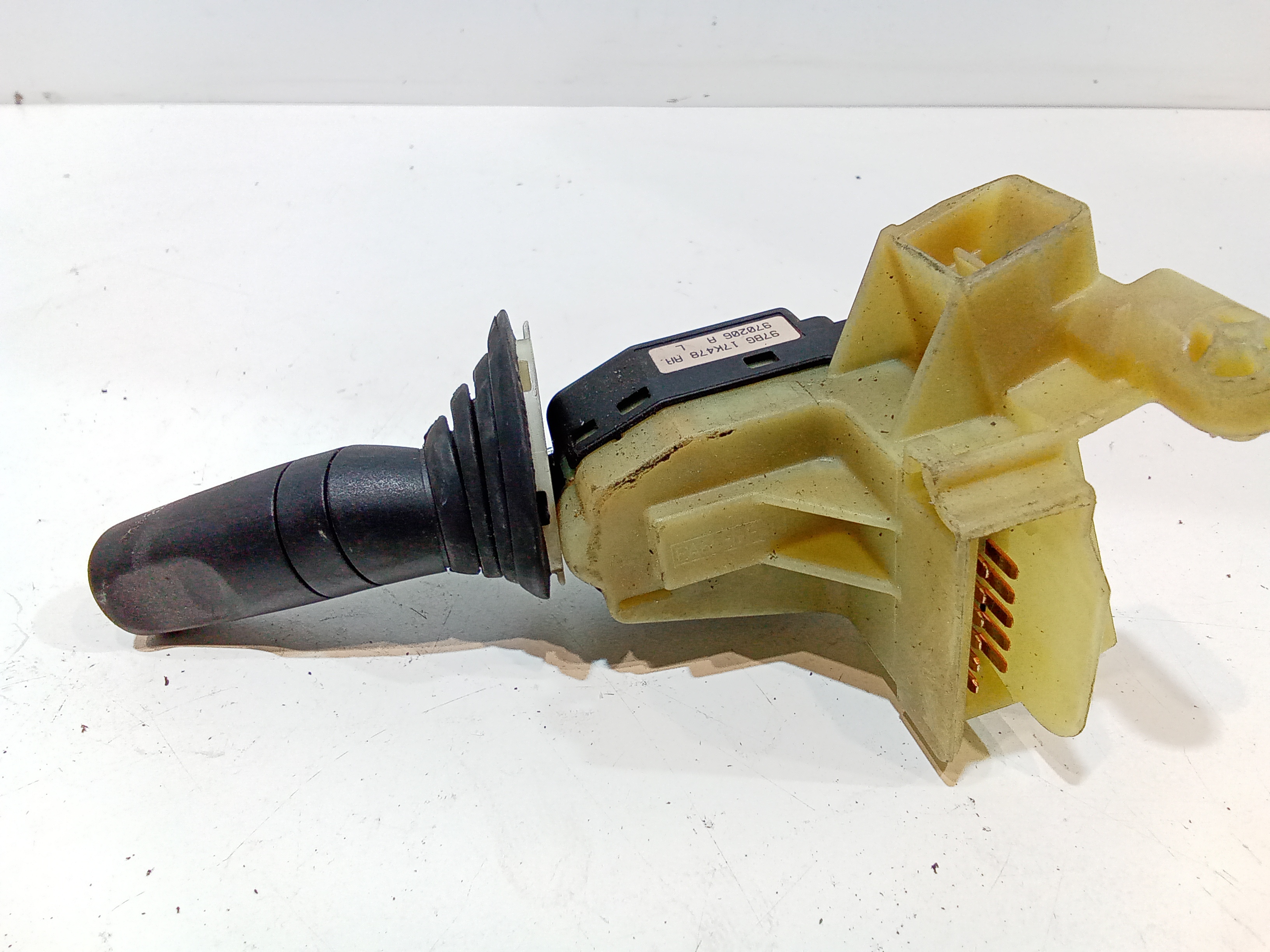 Devioluci destro per Ford Mondeo Berlina 3 Serie (2000 - 2003)