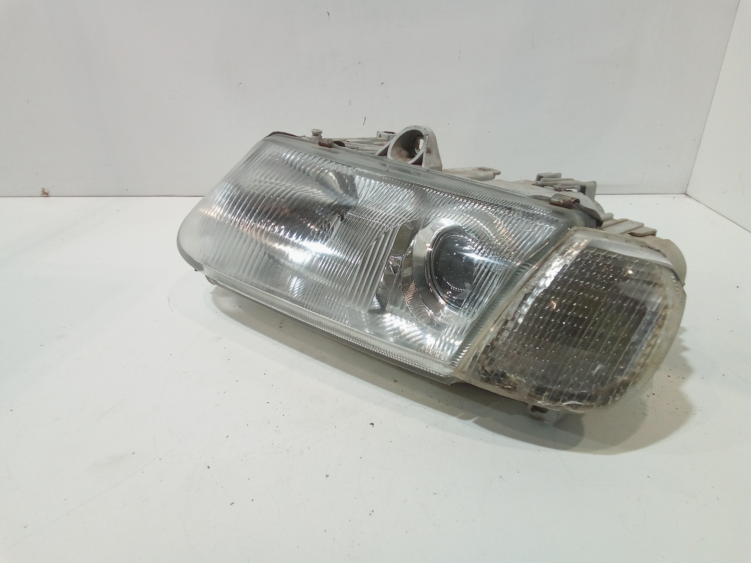 Faro anteriore Sinistro Guida per Alfa Romeo 145 Serie (930_) (99>01) (1999 - 2001)