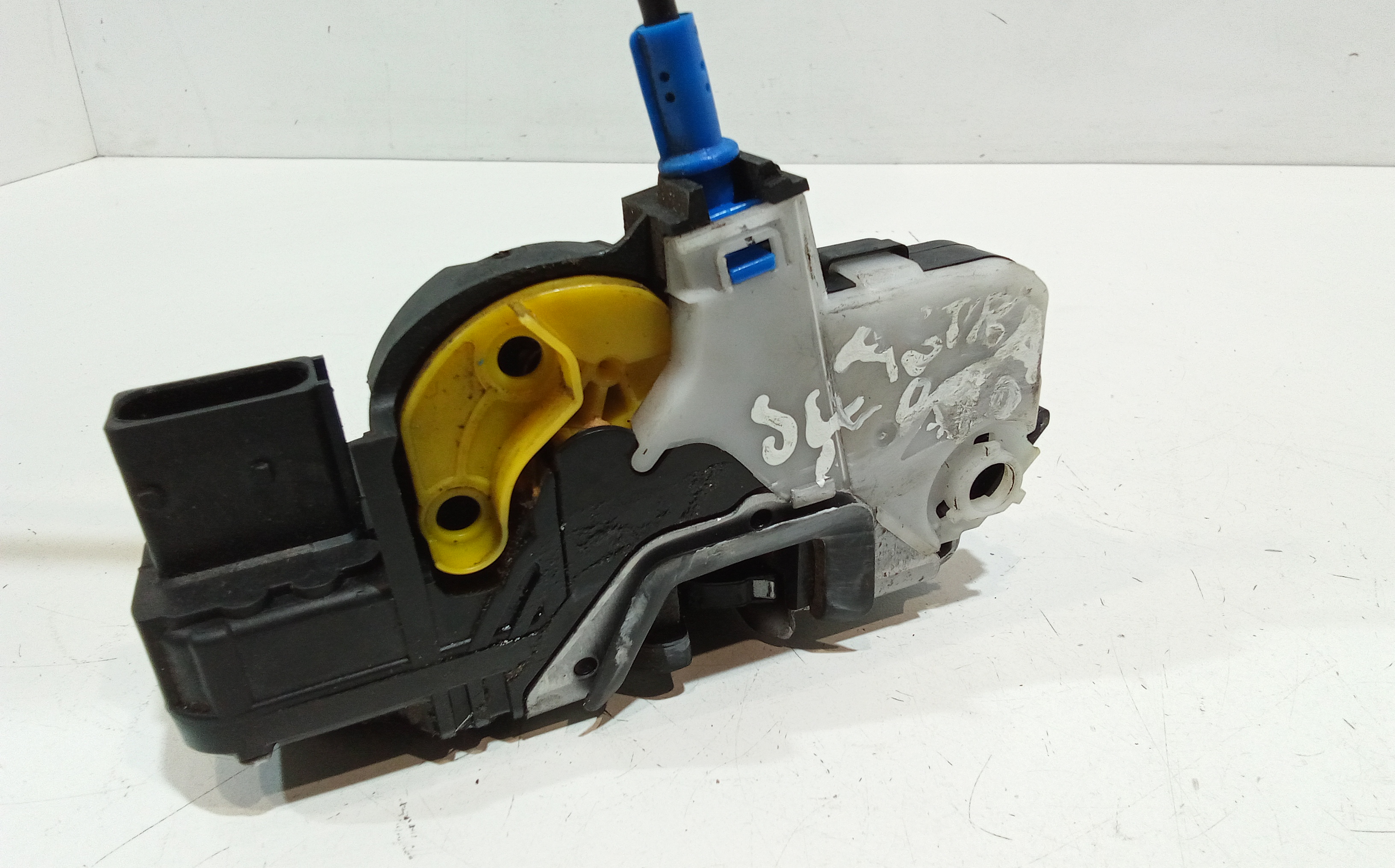 Serratura Anteriore Sinistra per Opel Astra J (2009 - In produzione)