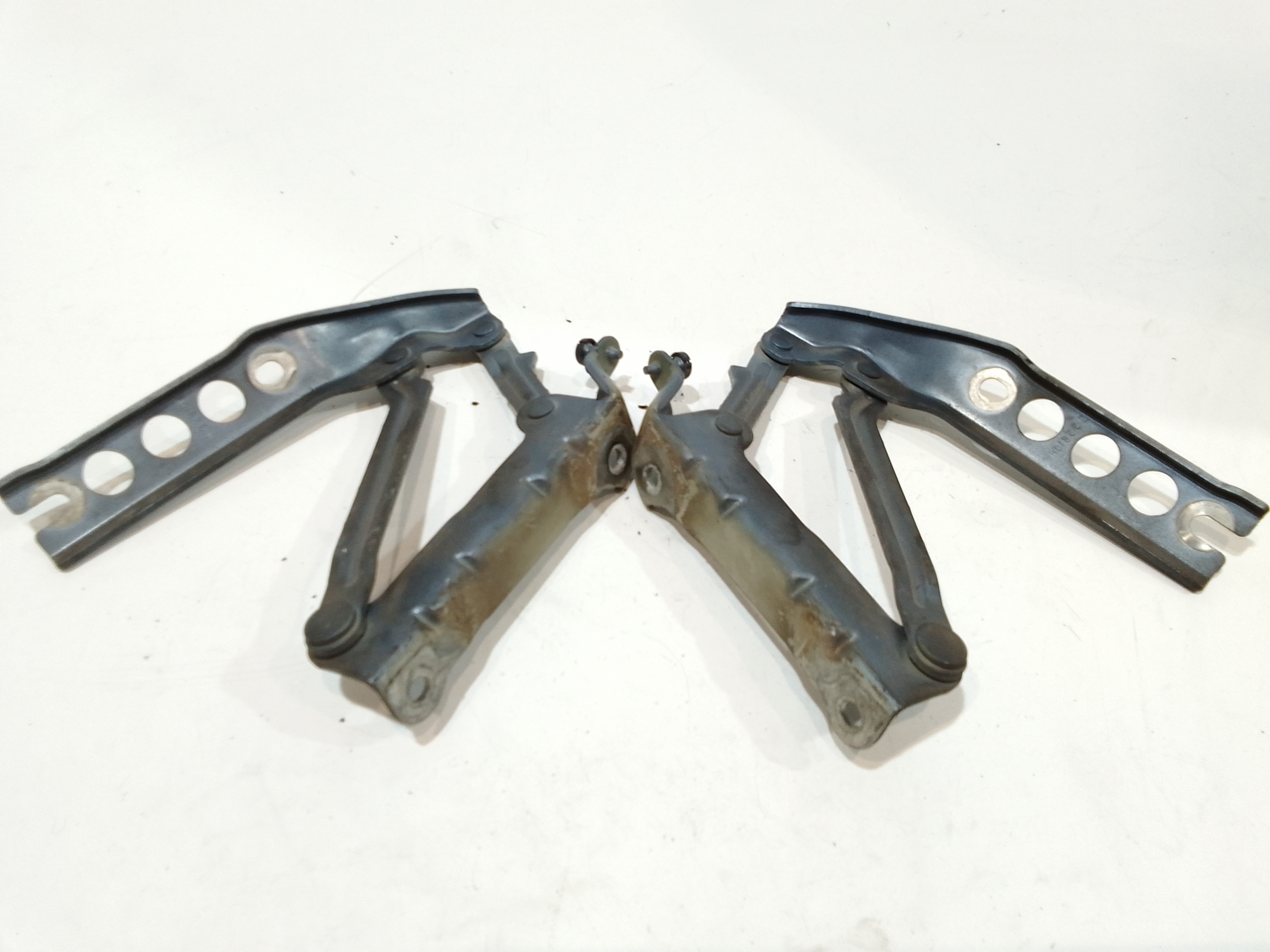 Cerniere cofano anteriore dx e sx per Skoda Fabia Berlina 2 Serie (2007 - 2014)