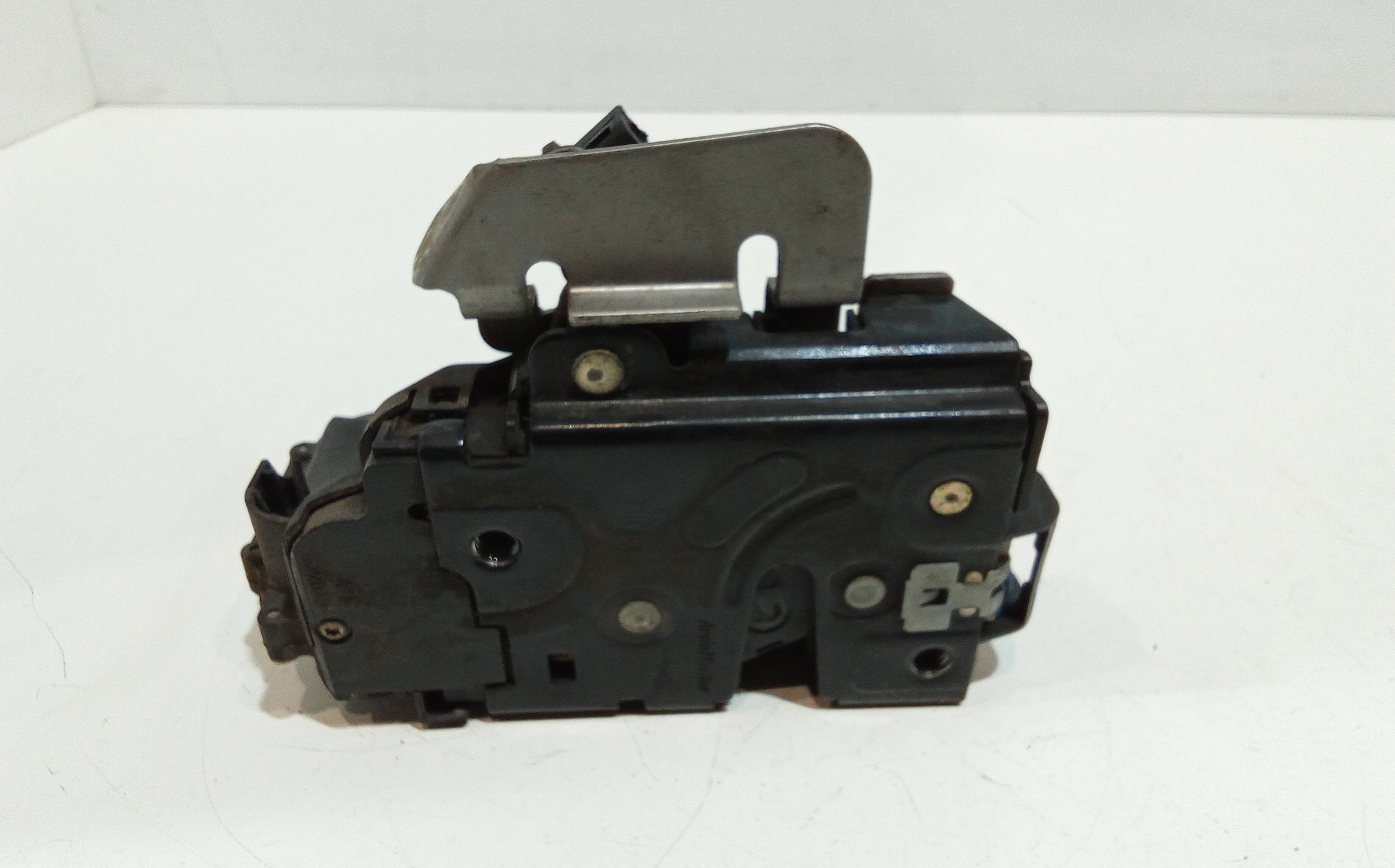 Serratura Anteriore Destra per Audi A6 Avant Serie C5 (4b5) (97>04) (1997 - 2004)