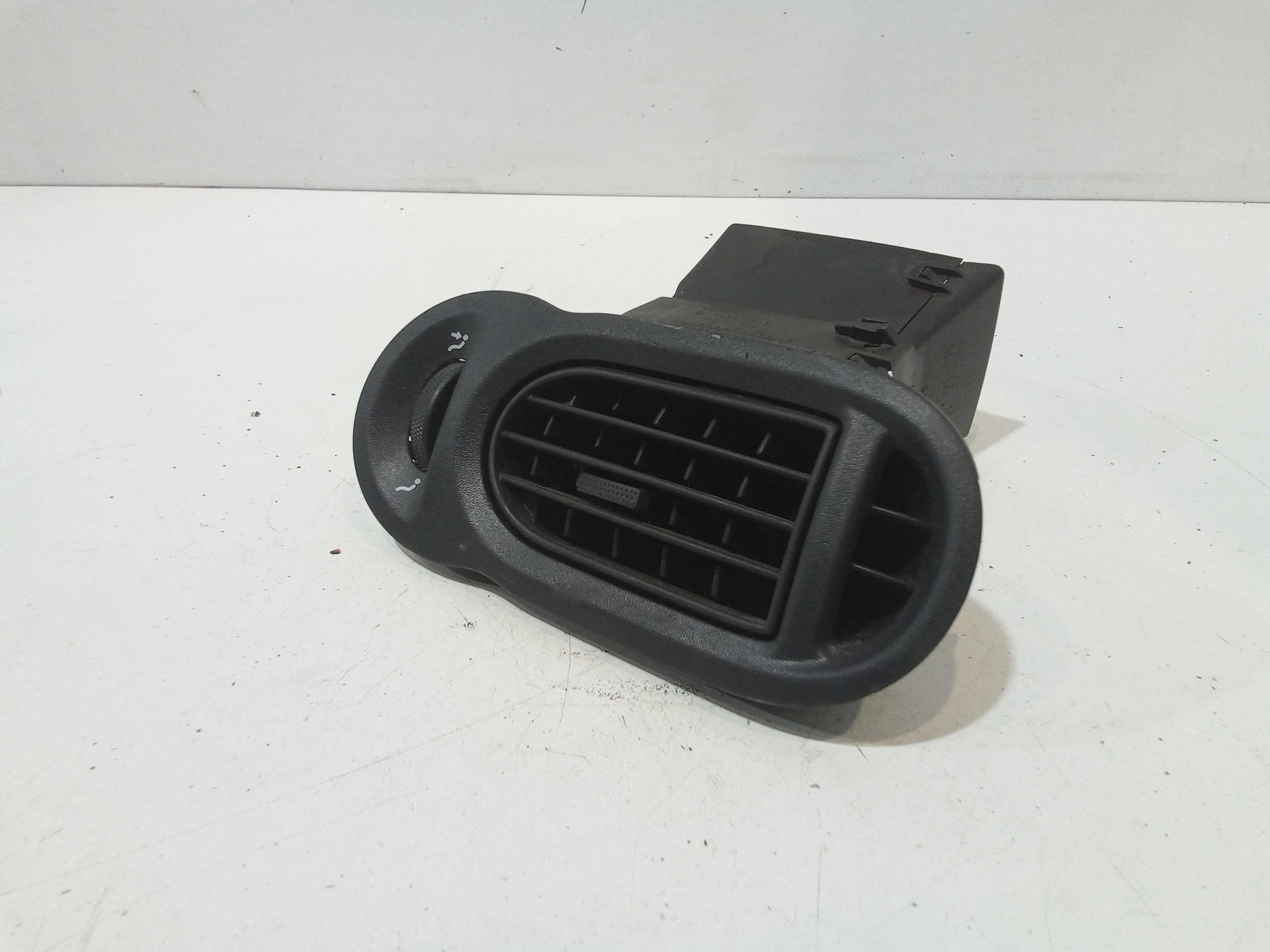 Bocchetta aria cruscotto lato passeggero per Renault Modus 1 Serie (2004 - 2006)