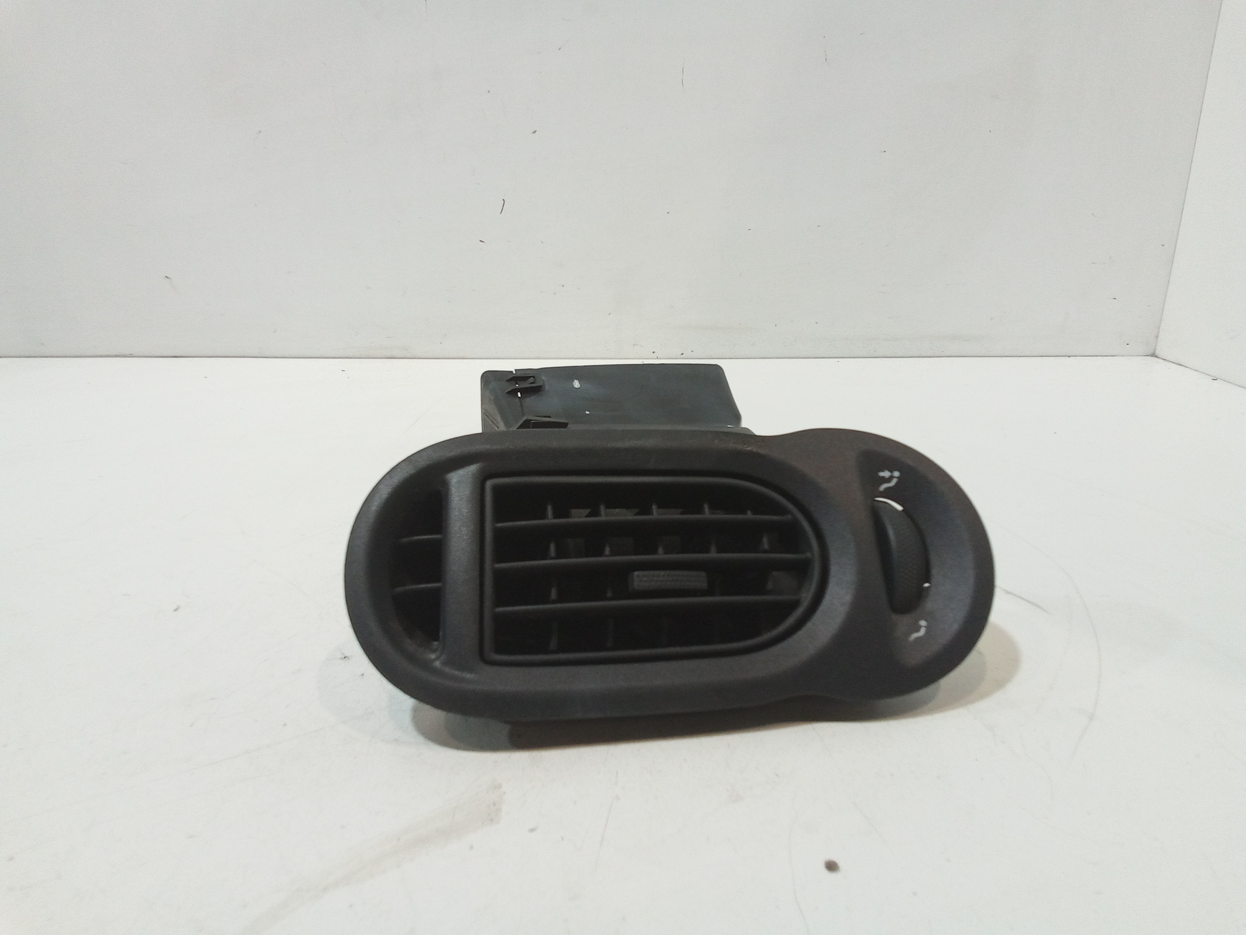 Bocchetta aria cruscotto lato guida per Renault Modus 1 Serie (2004 - 2006)