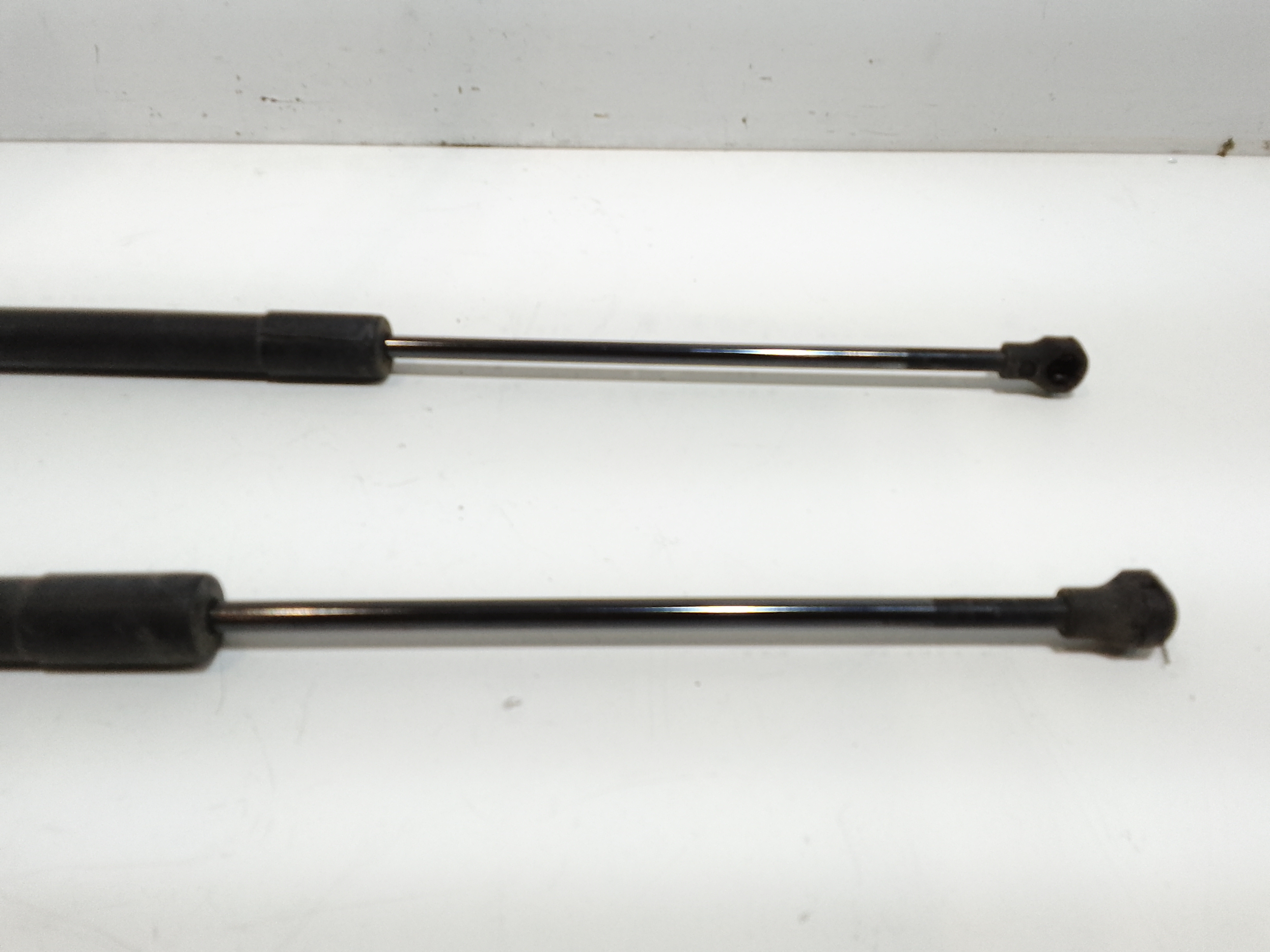 Pistoncini cofano Post. per Citroen C3 Serie (2009 - 2015)