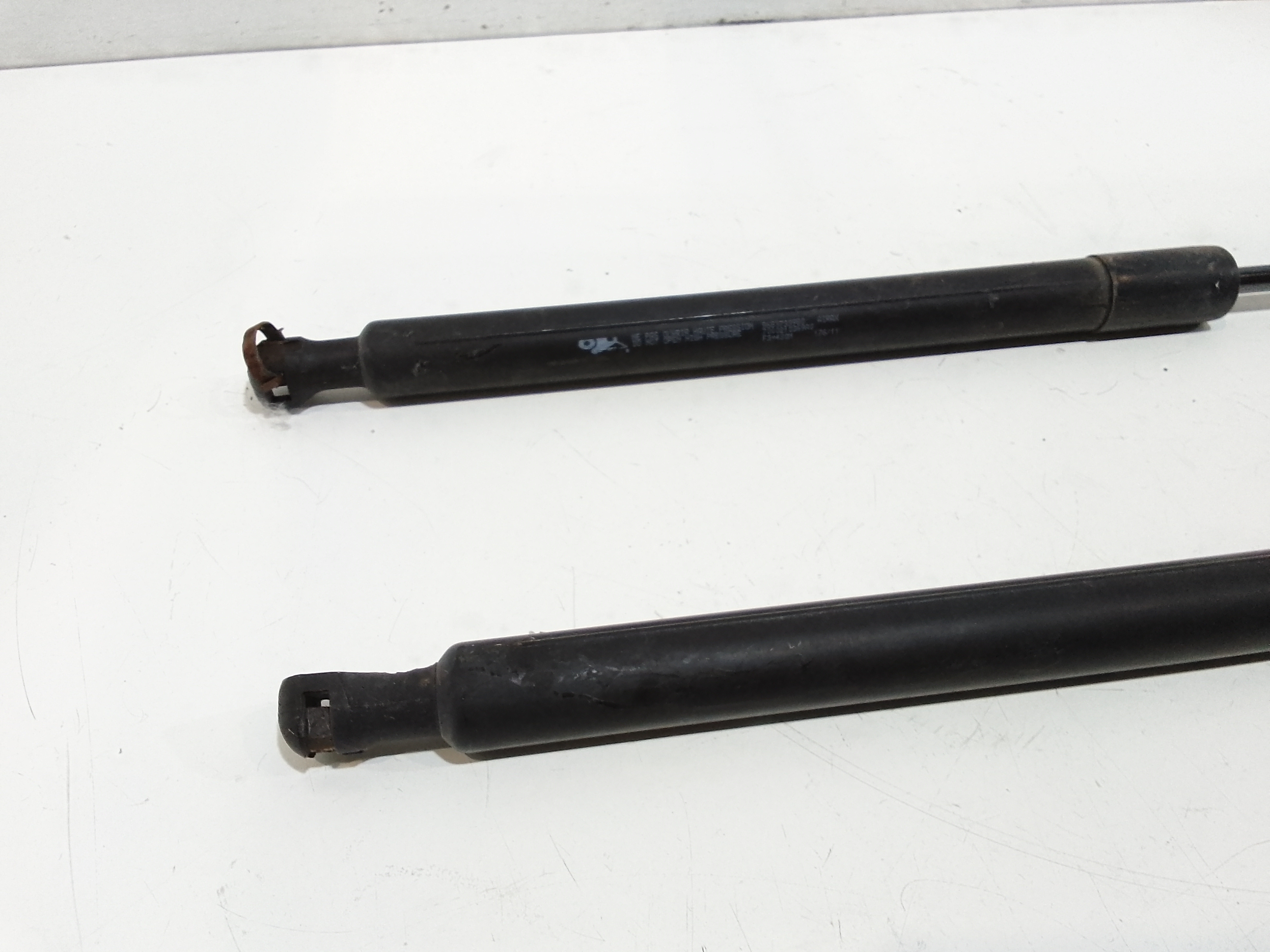 Pistoncini cofano Post. per Citroen C3 Serie (2009 - 2015)